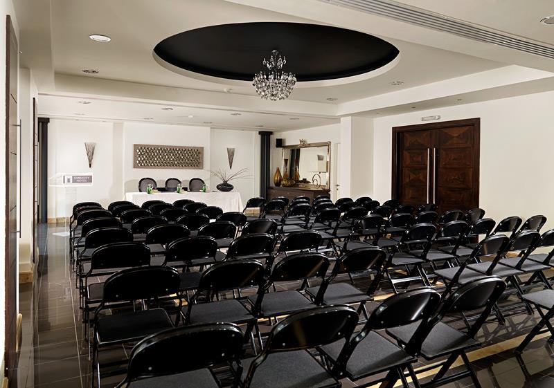 Best Western Plus Embassy Hotel - photo