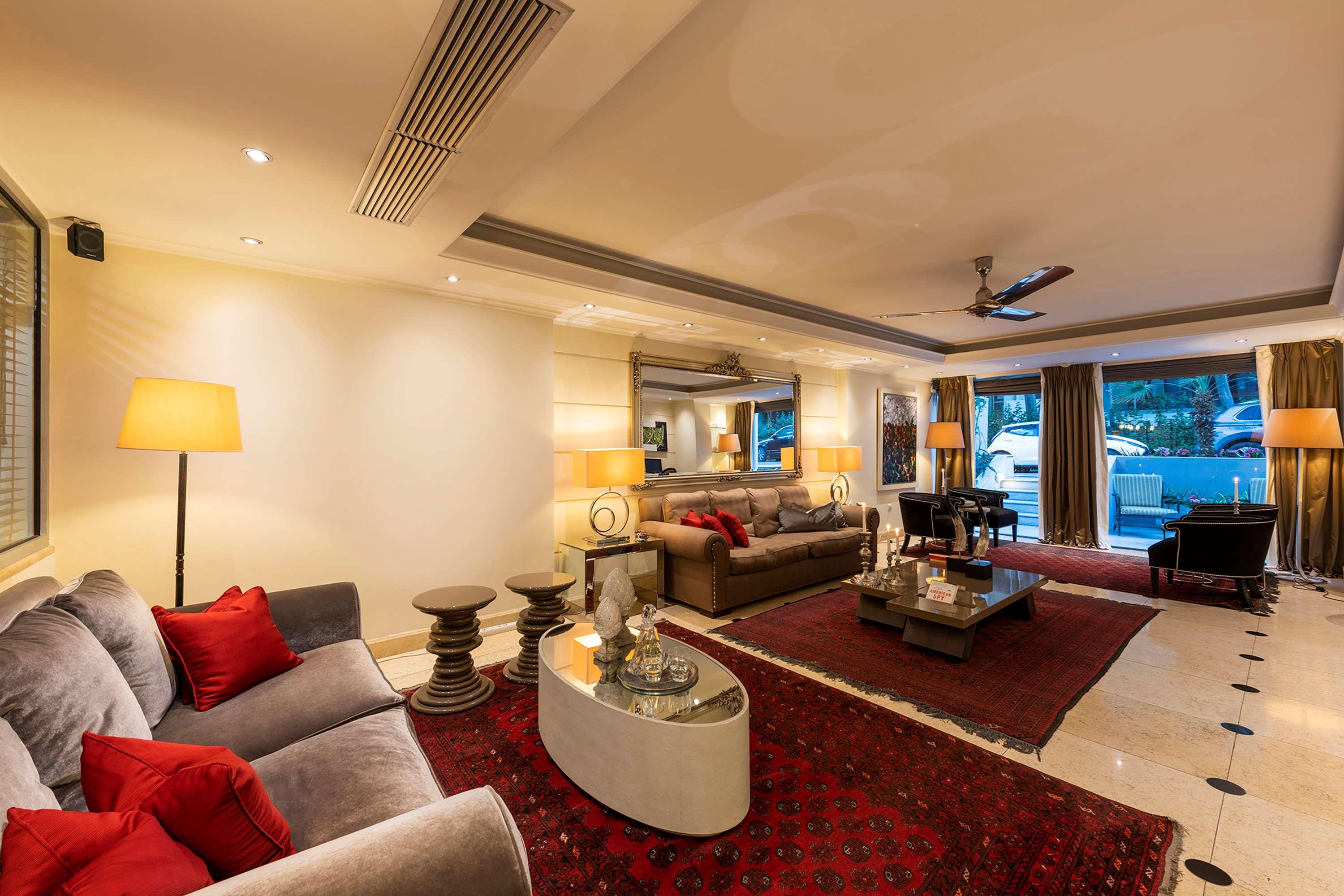 Best Western Plus Embassy Hotel - photo