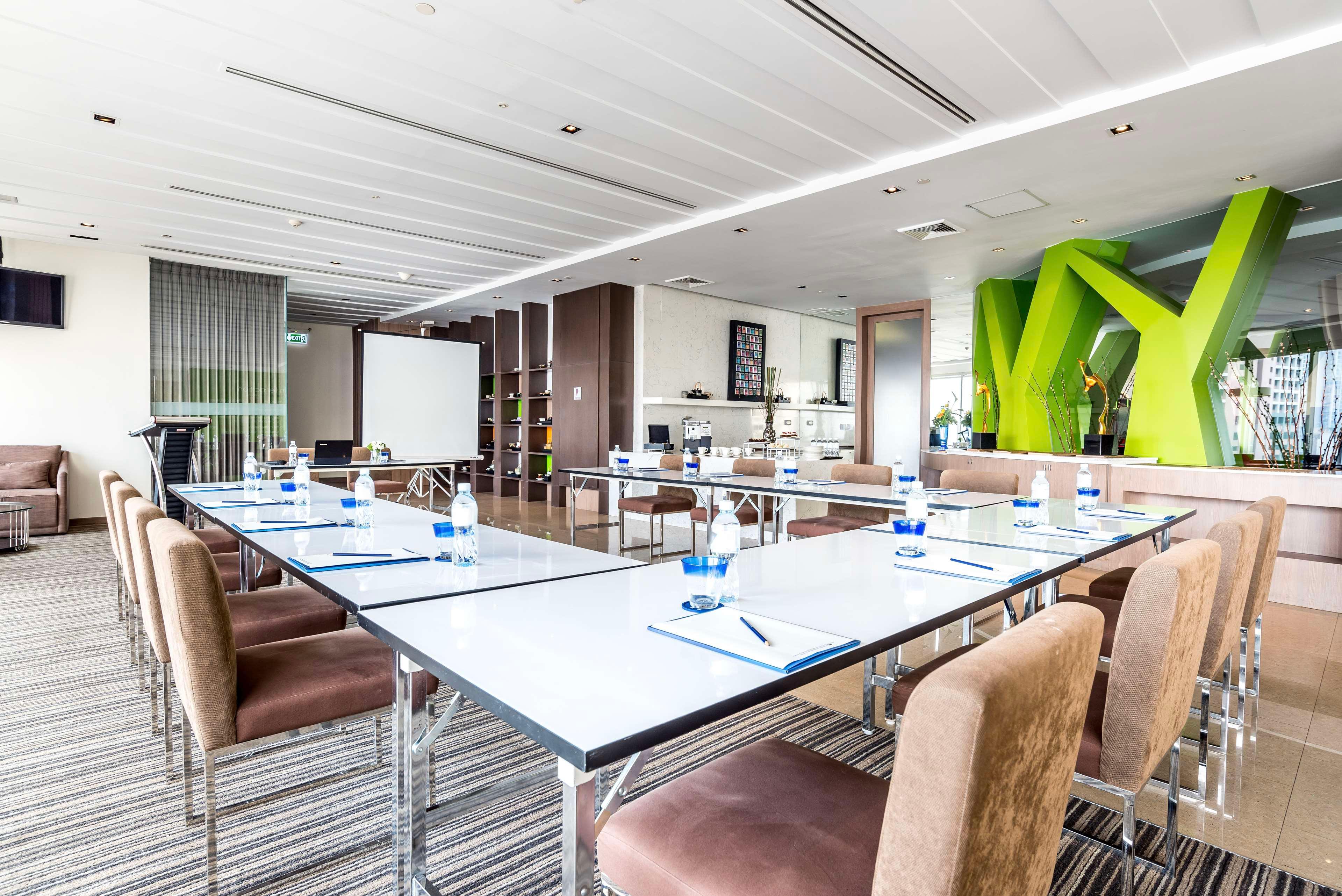 Hilton Garden Inn Bangkok Silom