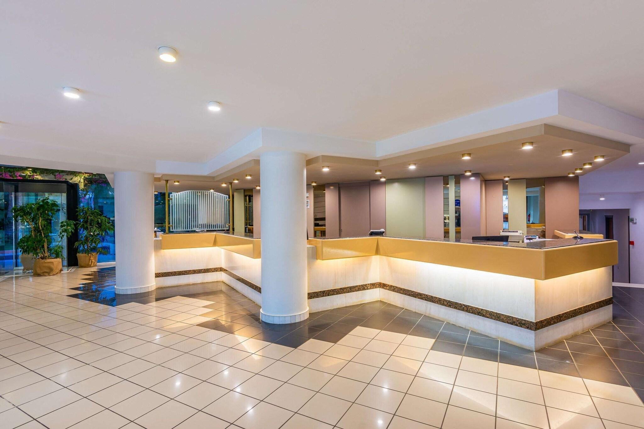 Anissa Beach & Village Hotel