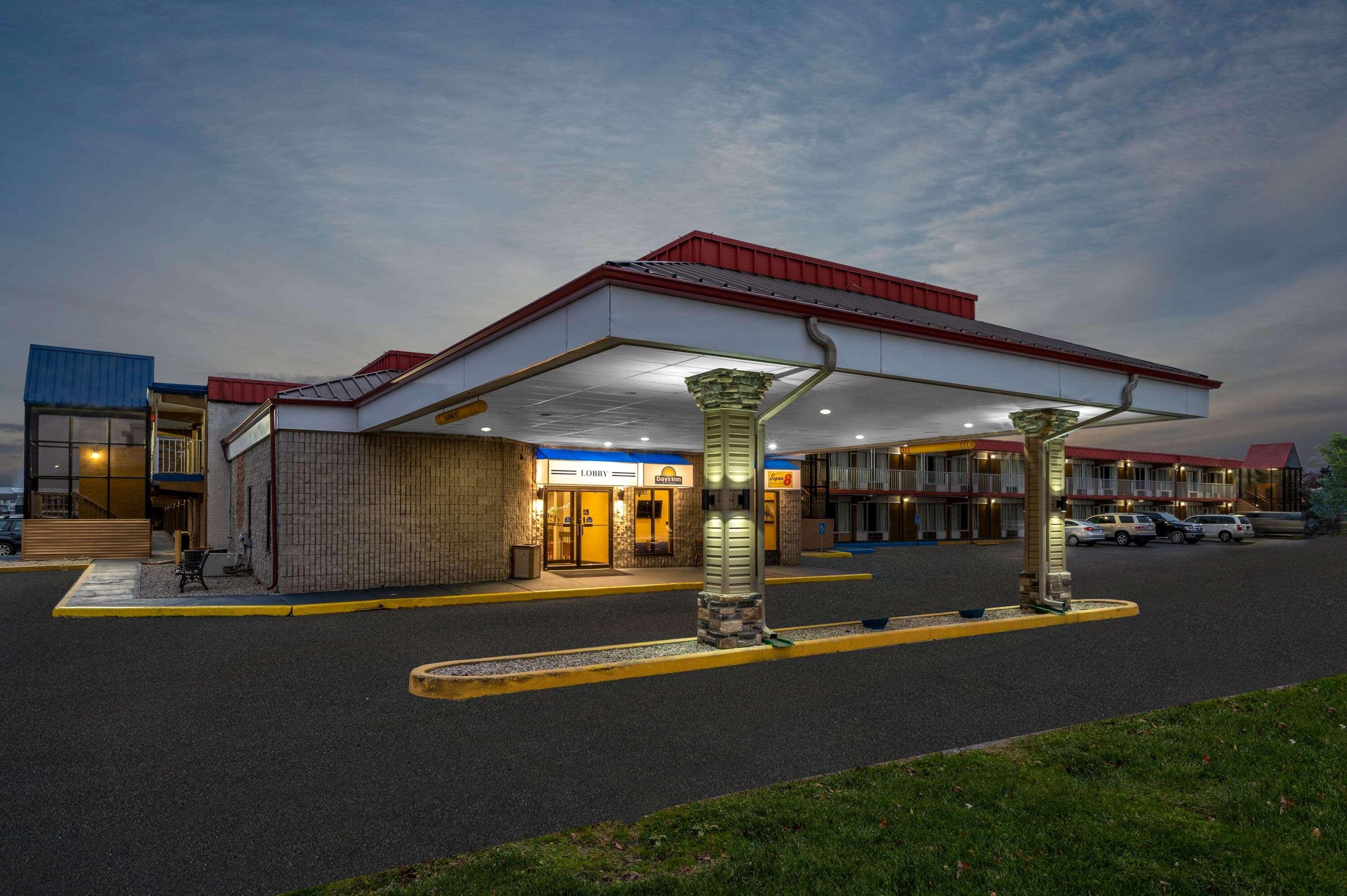 Super 8 by Wyndham Perrysburg