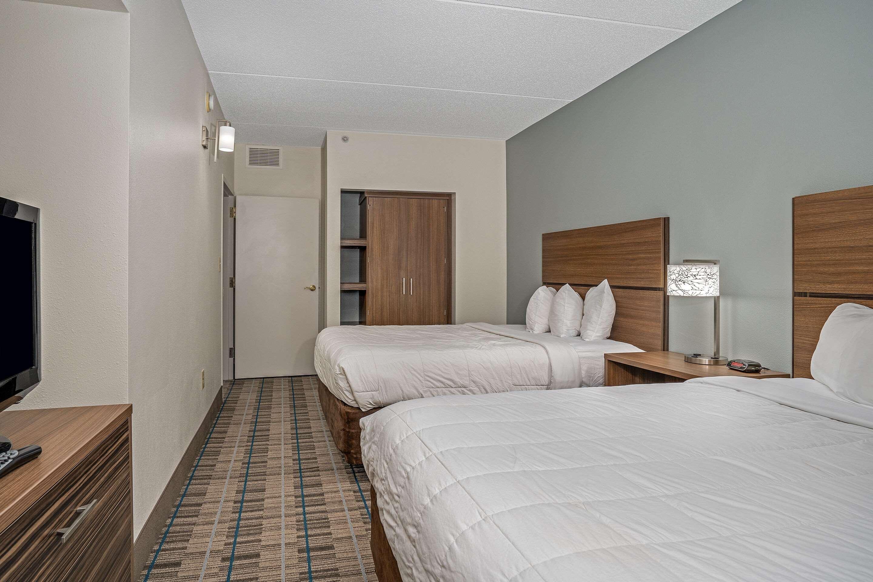 MainStay Suites Wilmington - University Area
