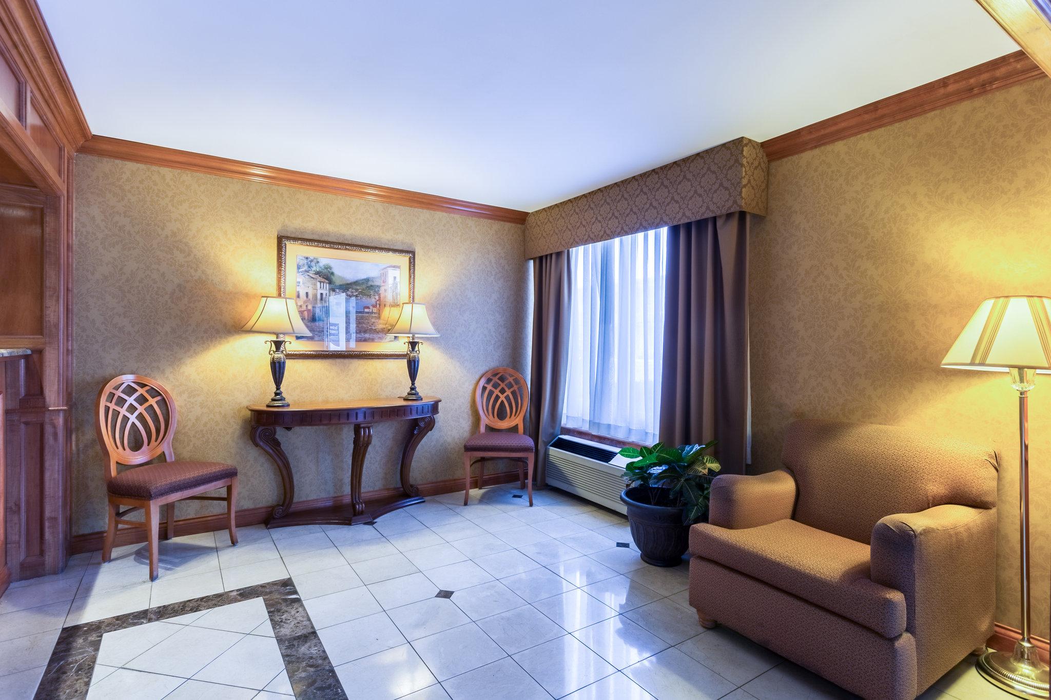 Clarion Inn and Summit Center