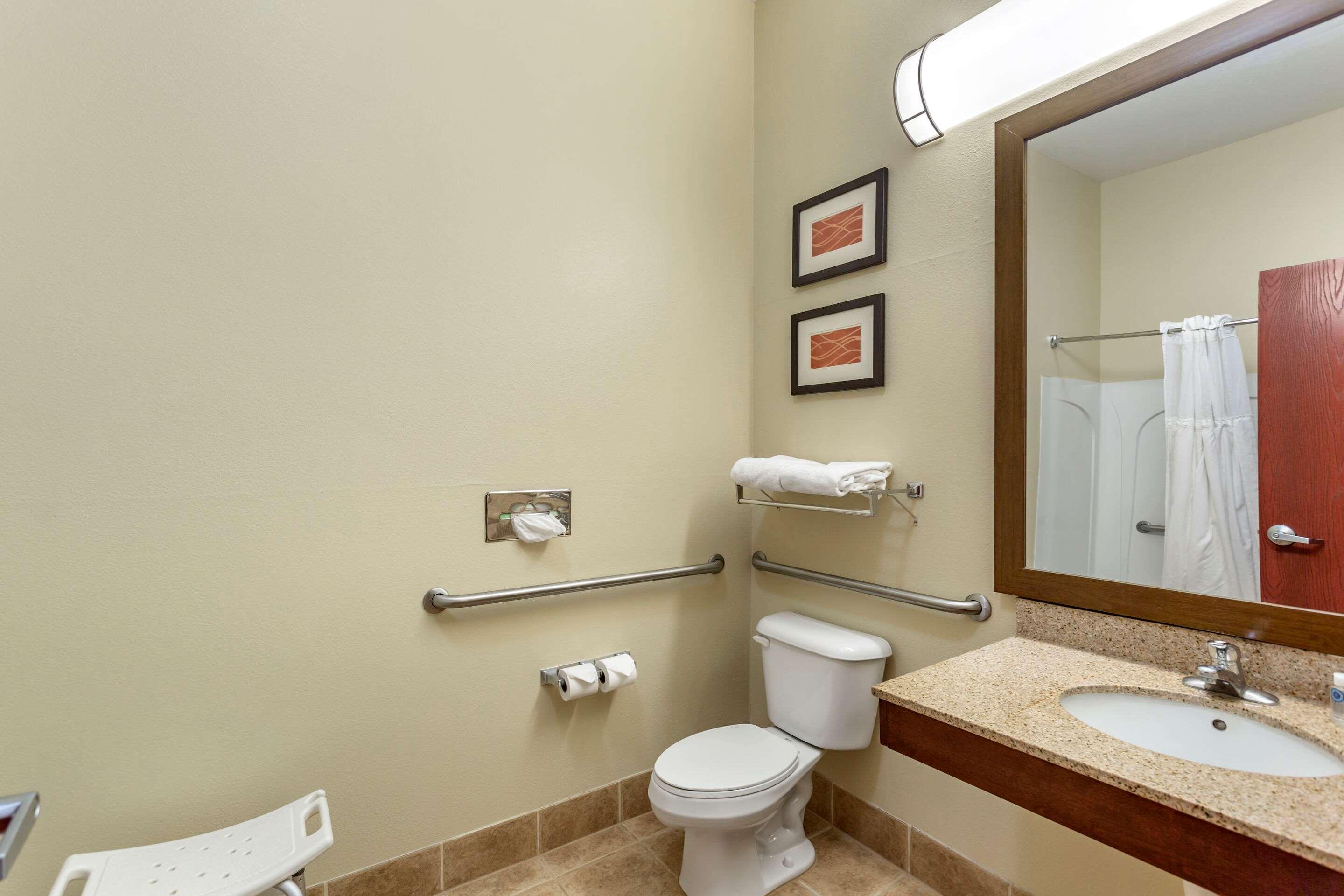 Comfort Inn & Suites