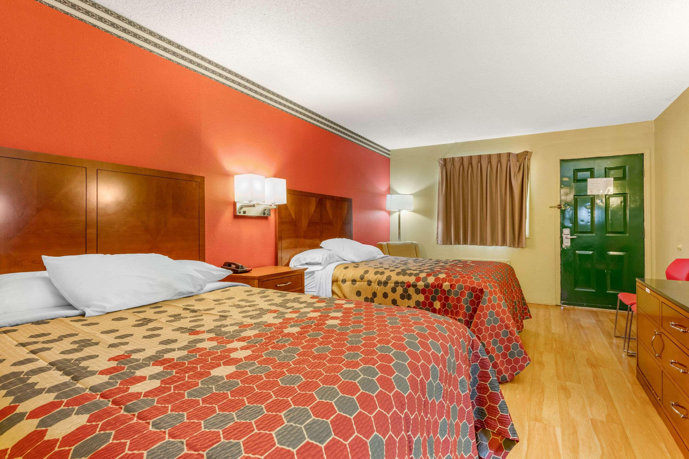 Econo Lodge Milan TN