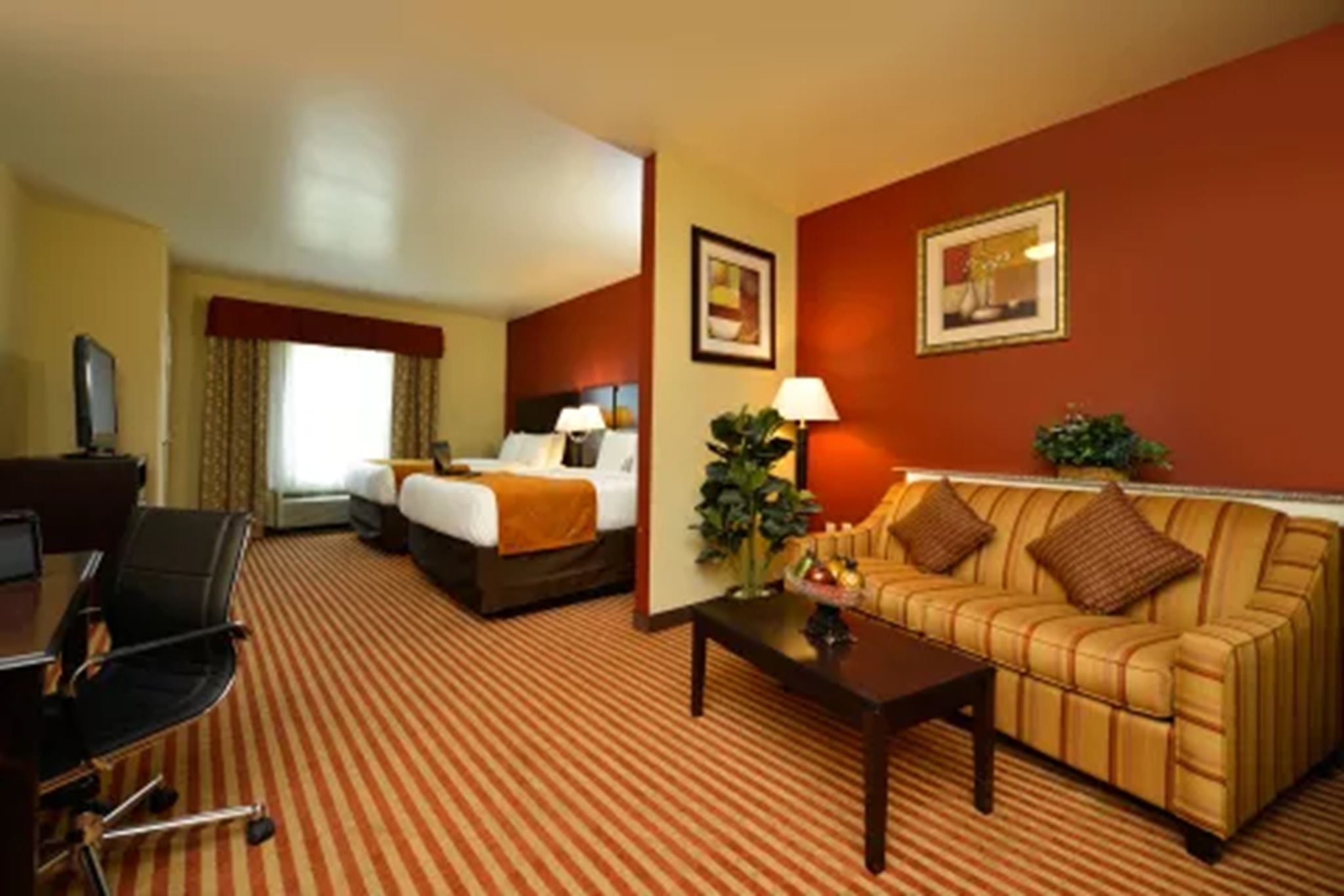 Comfort Suites