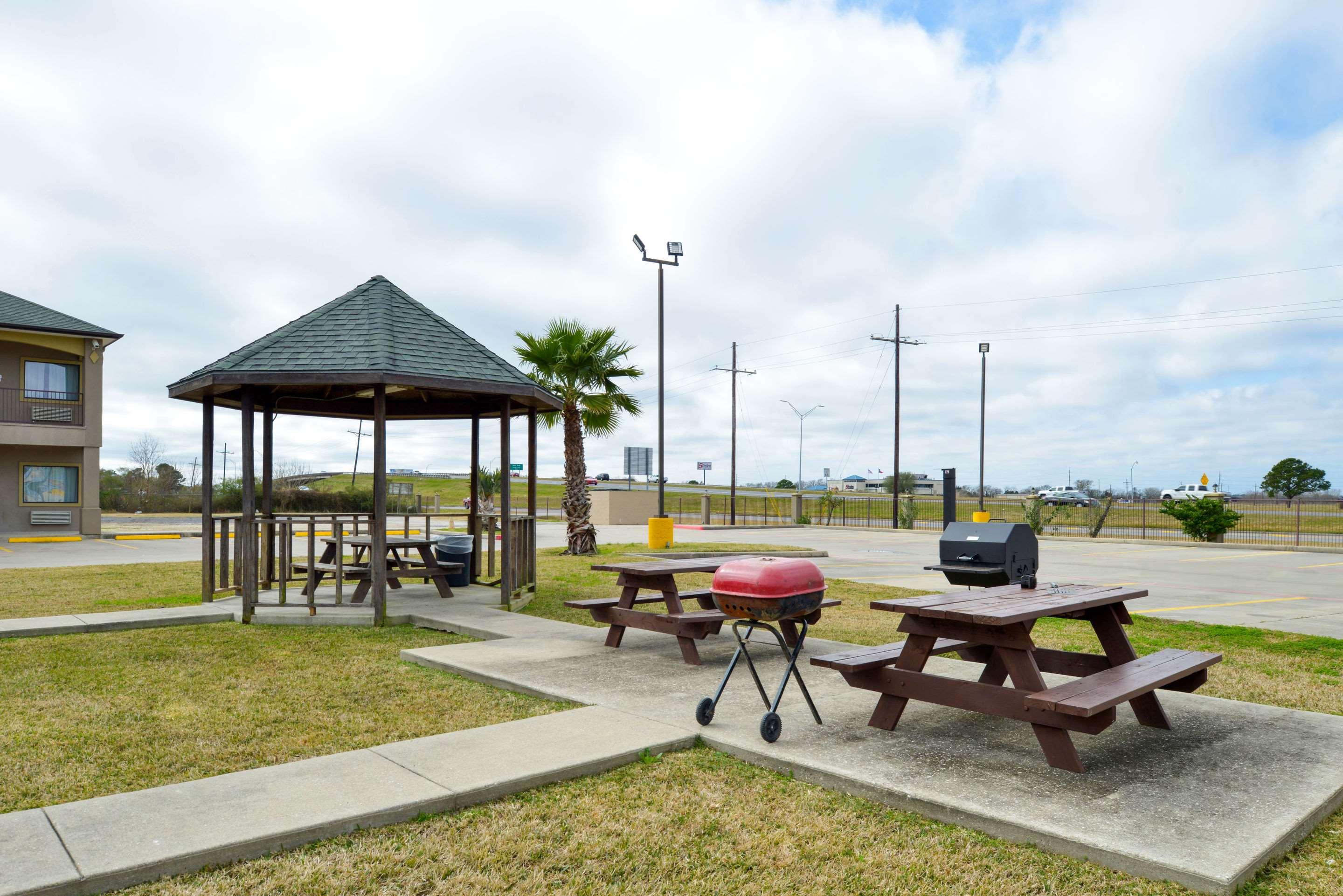 Econo Lodge Inn & Suites Port Arthur near Sabine P