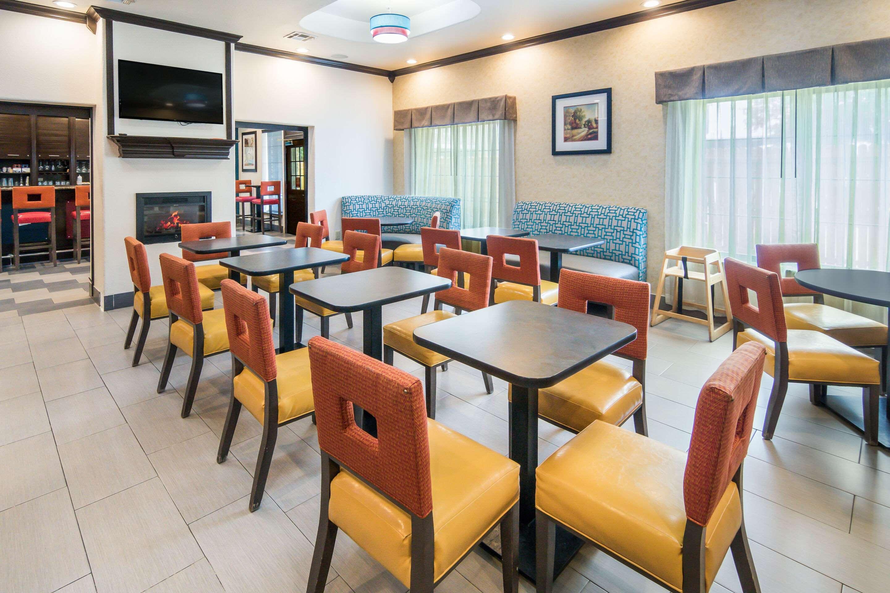 Clarion Inn & Suites Weatherford