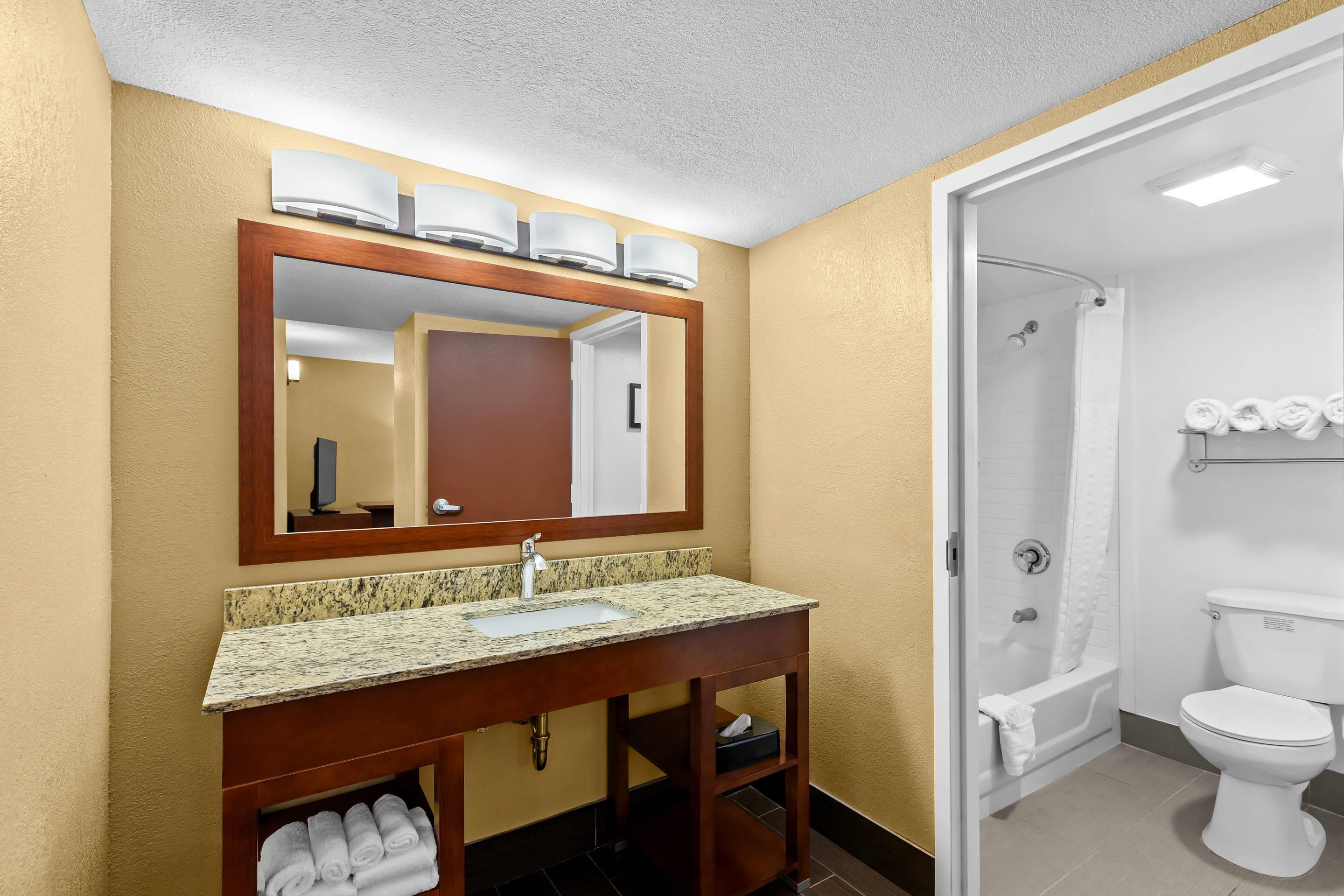 Comfort Inn & Suites Lakeland North I-4