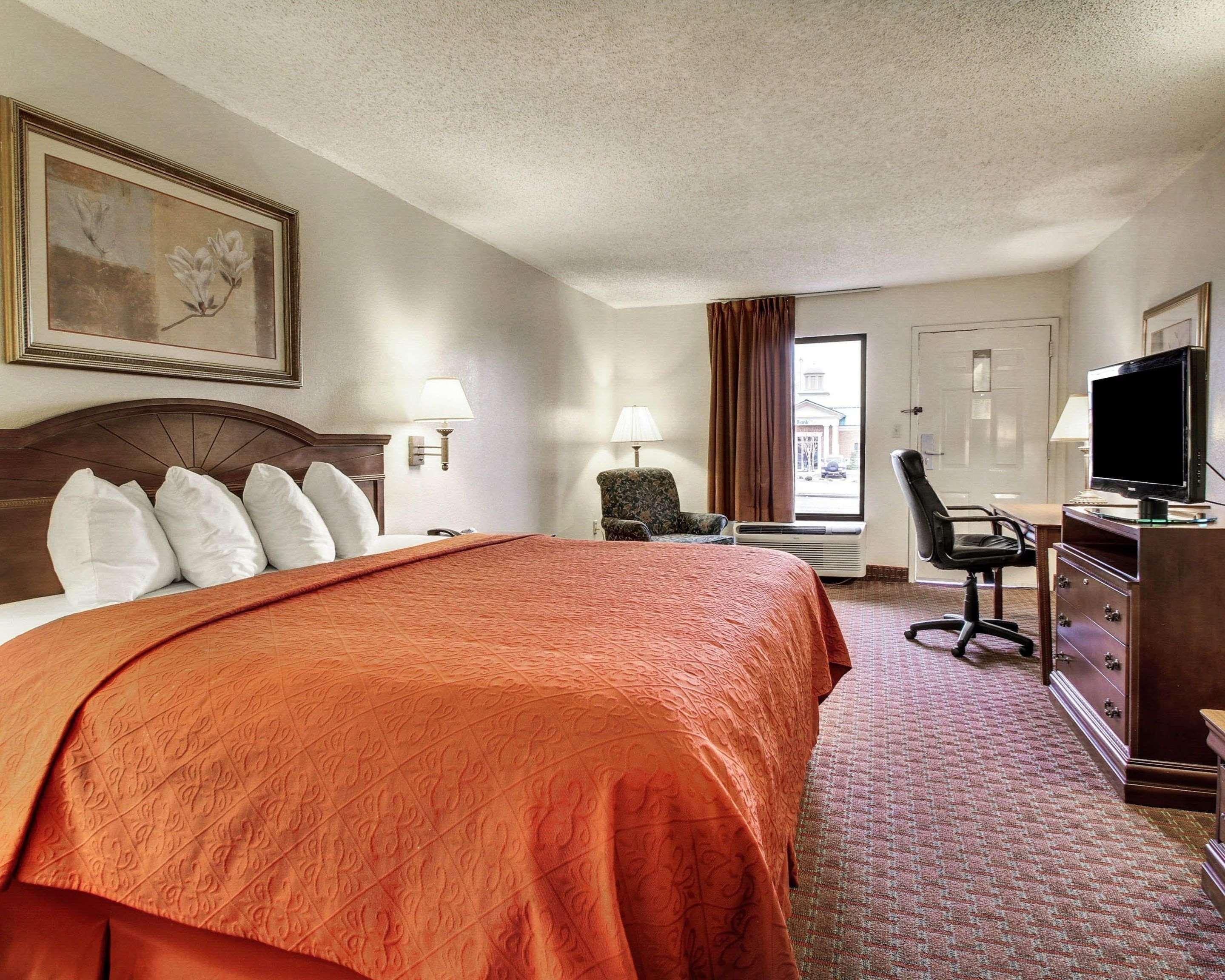 Double room, smokers allowed