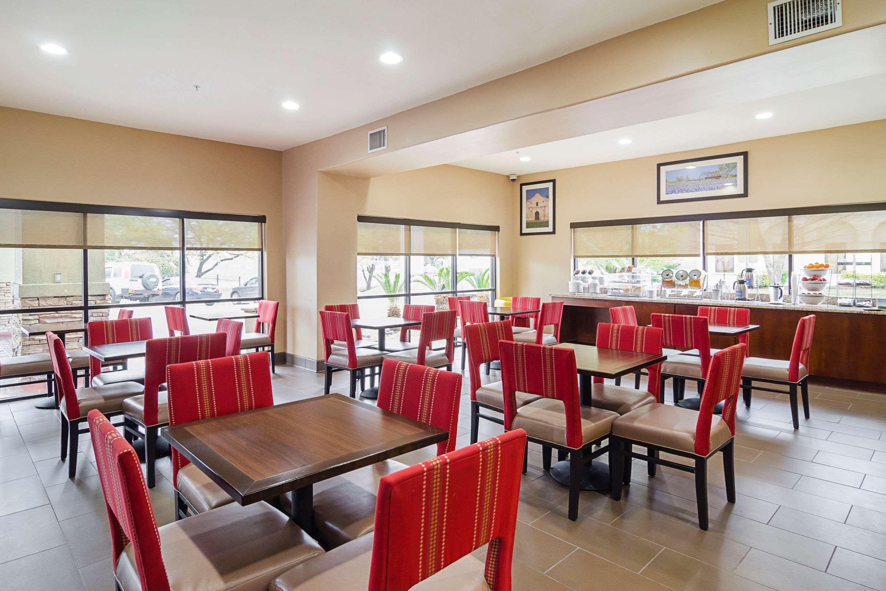Quality Suites North IH 35