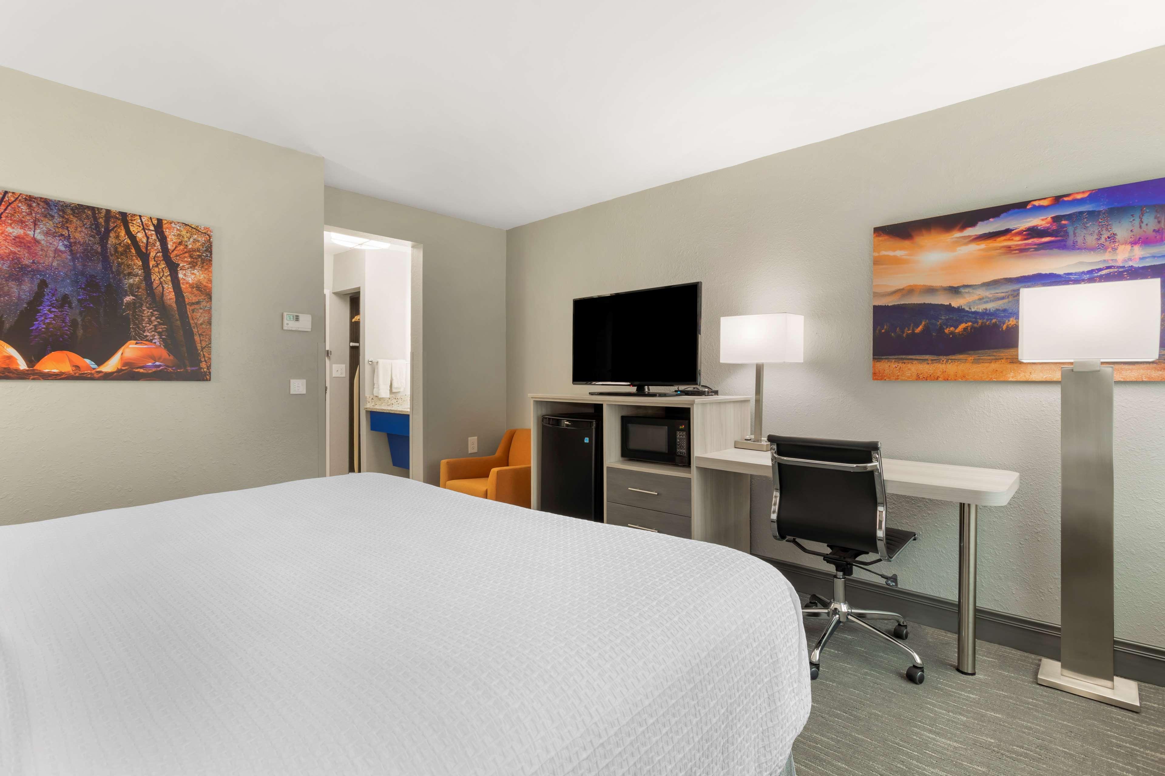 Best Western Plus Magnolia Inn & Suites