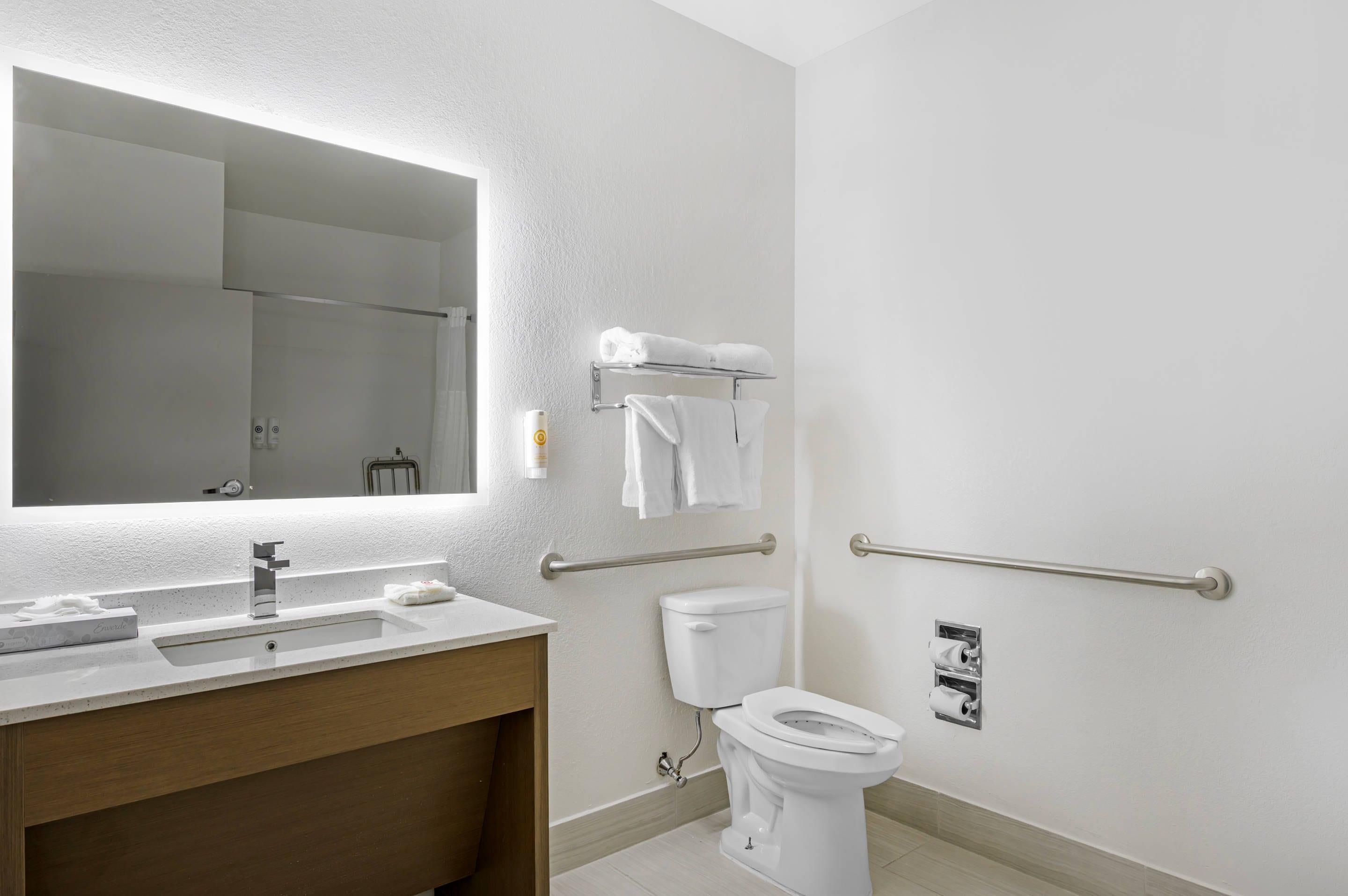 Comfort Suites Near Indianapolis Airport
