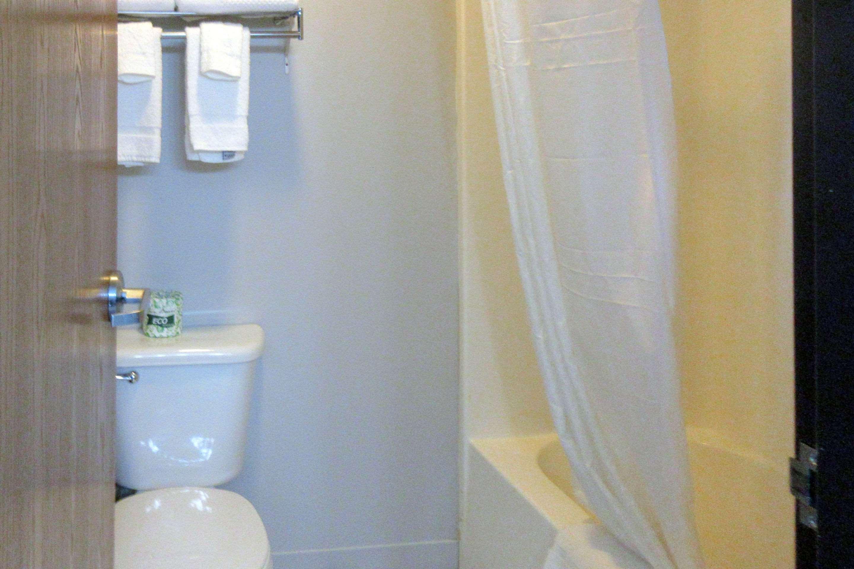 Quality Inn & Suites Salina National Forest Area