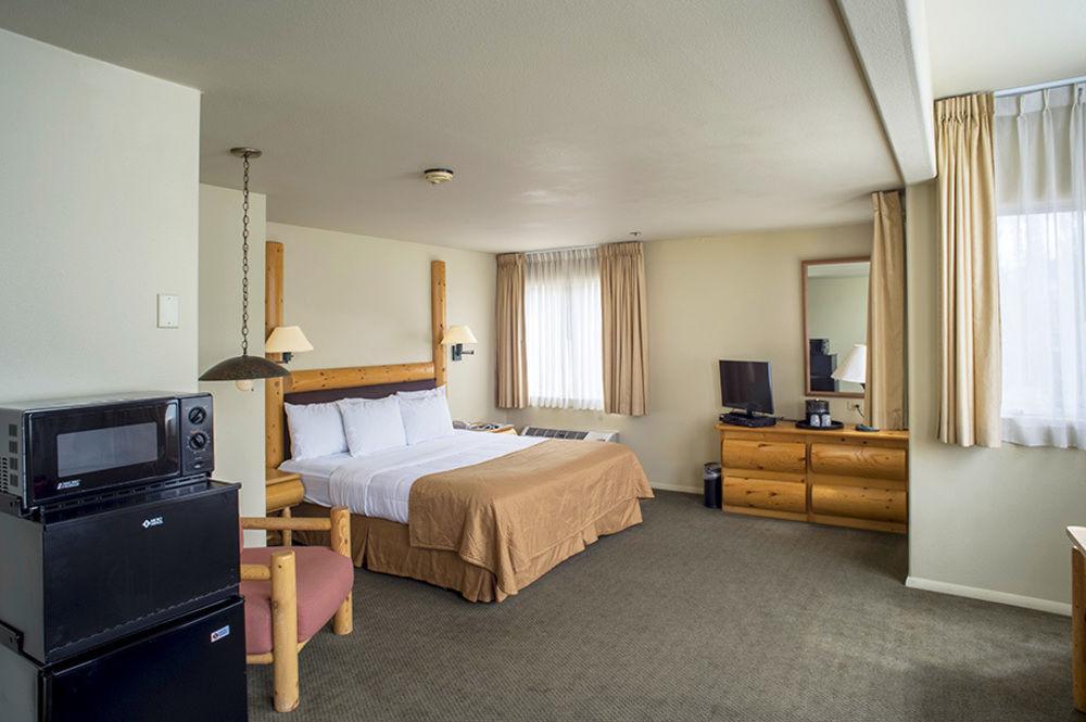 Hotel Ketchum by null