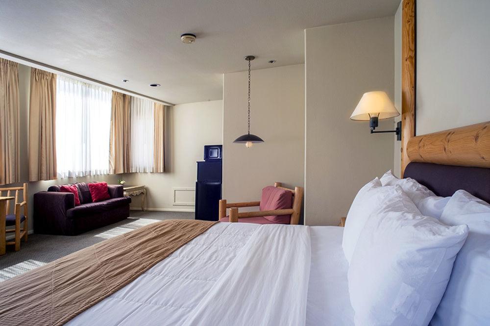 Hotel Ketchum by null