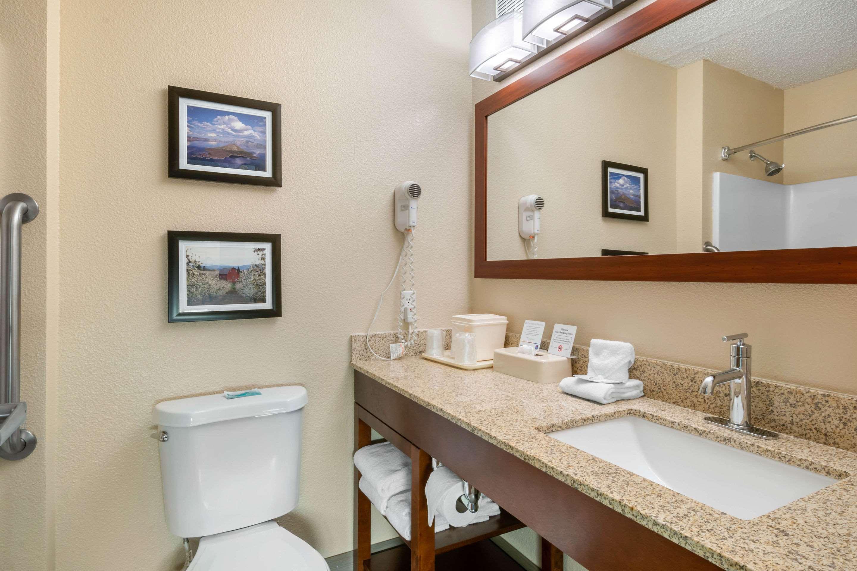 Comfort Inn North Medford
