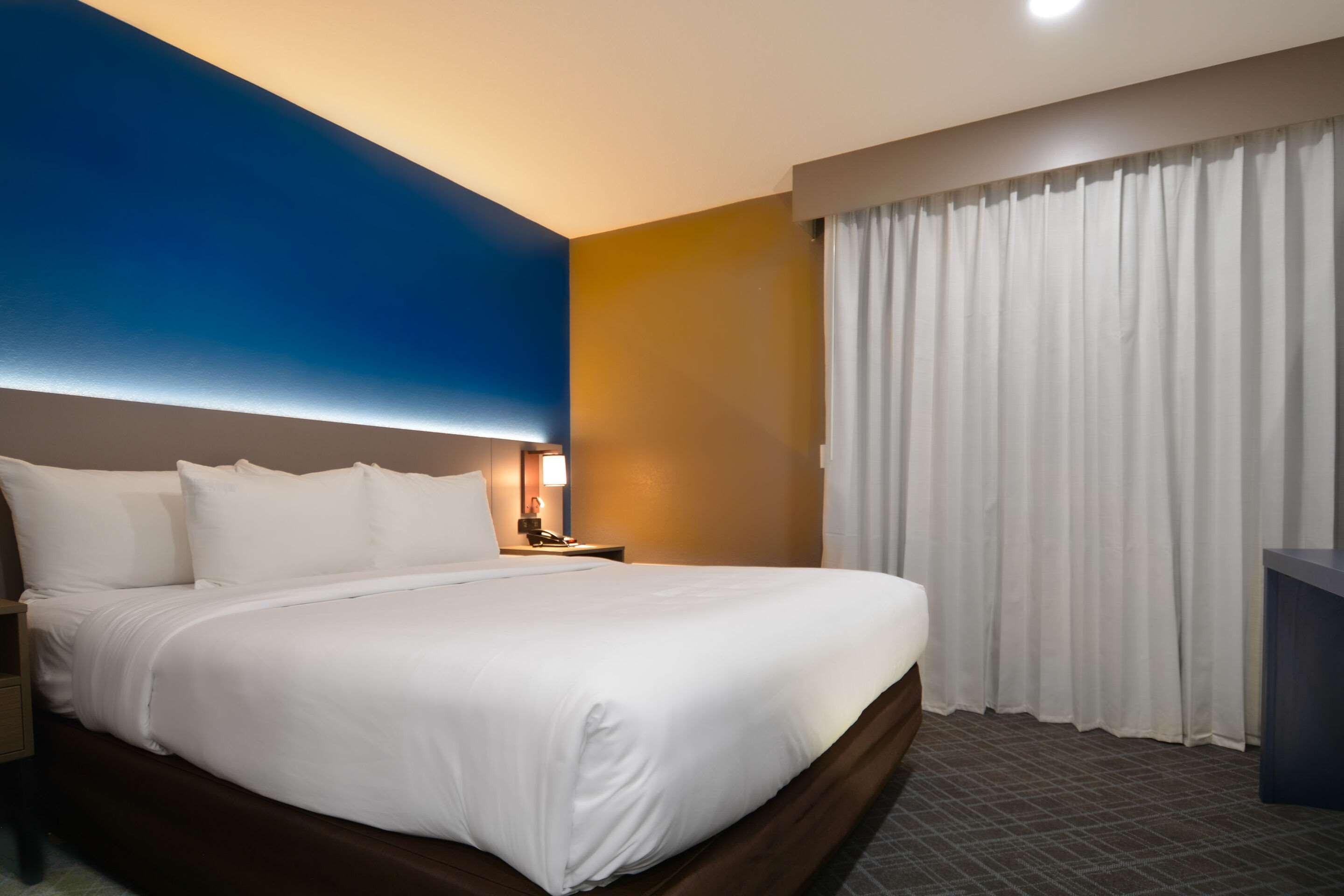 Comfort Inn & Suites Moreno Valley Near March Air
