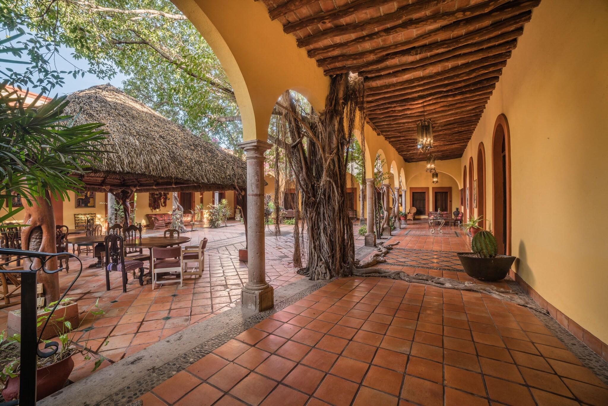 Posada Del Hidalgo Hotel by null
