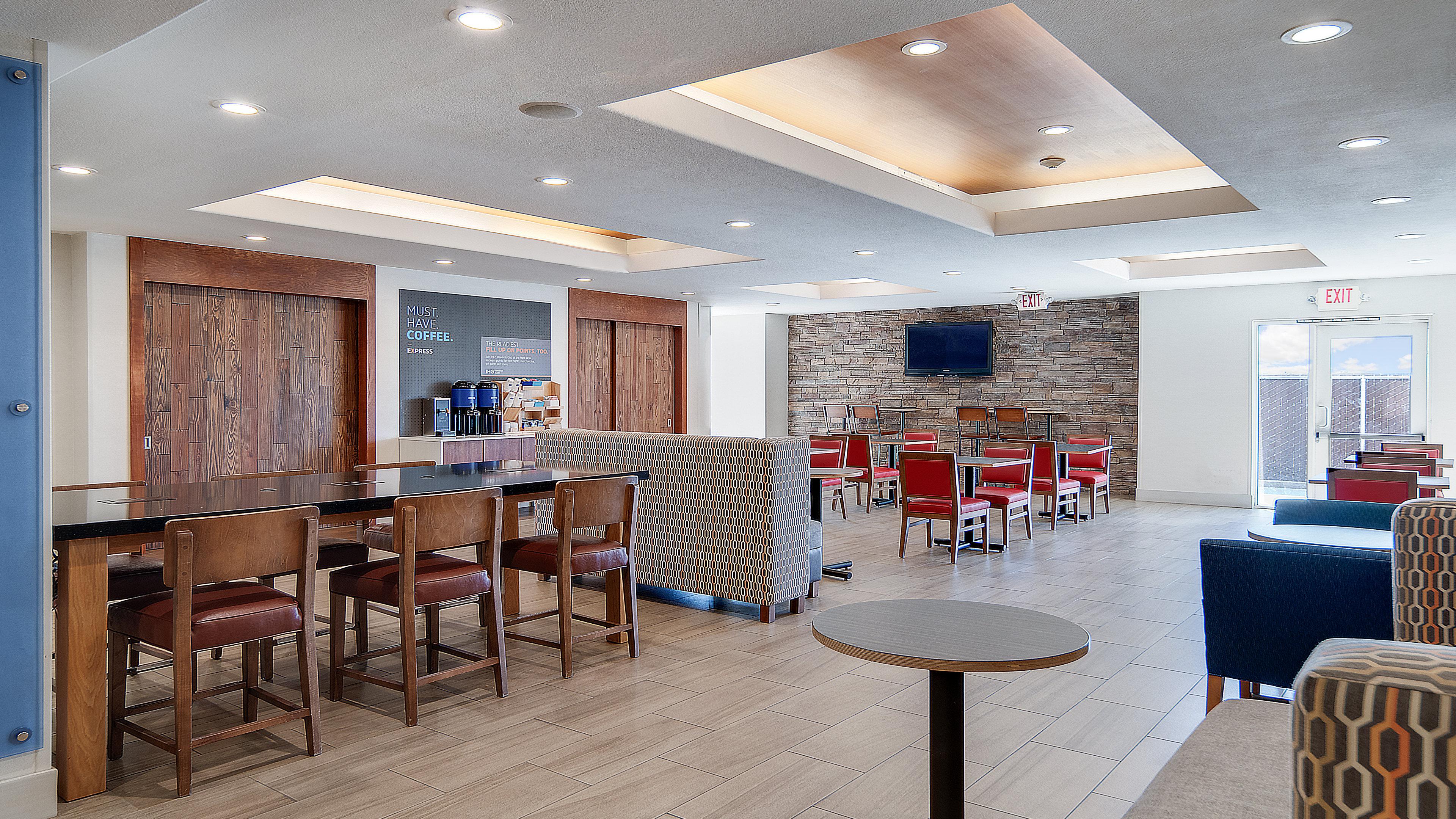 Holiday Inn Express & Suites Dinuba West By IHG
