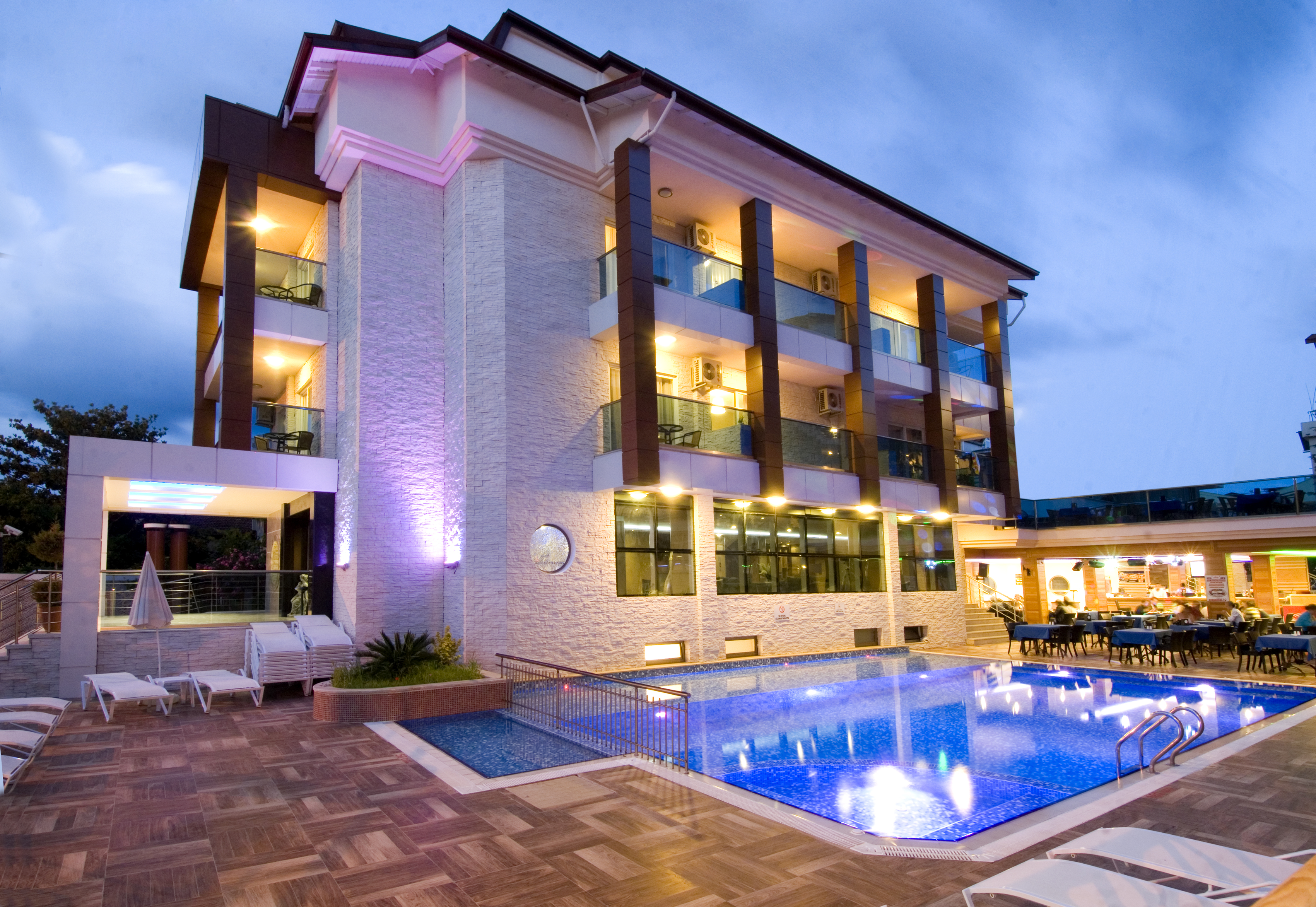 Supreme Boutique Hotel - фото