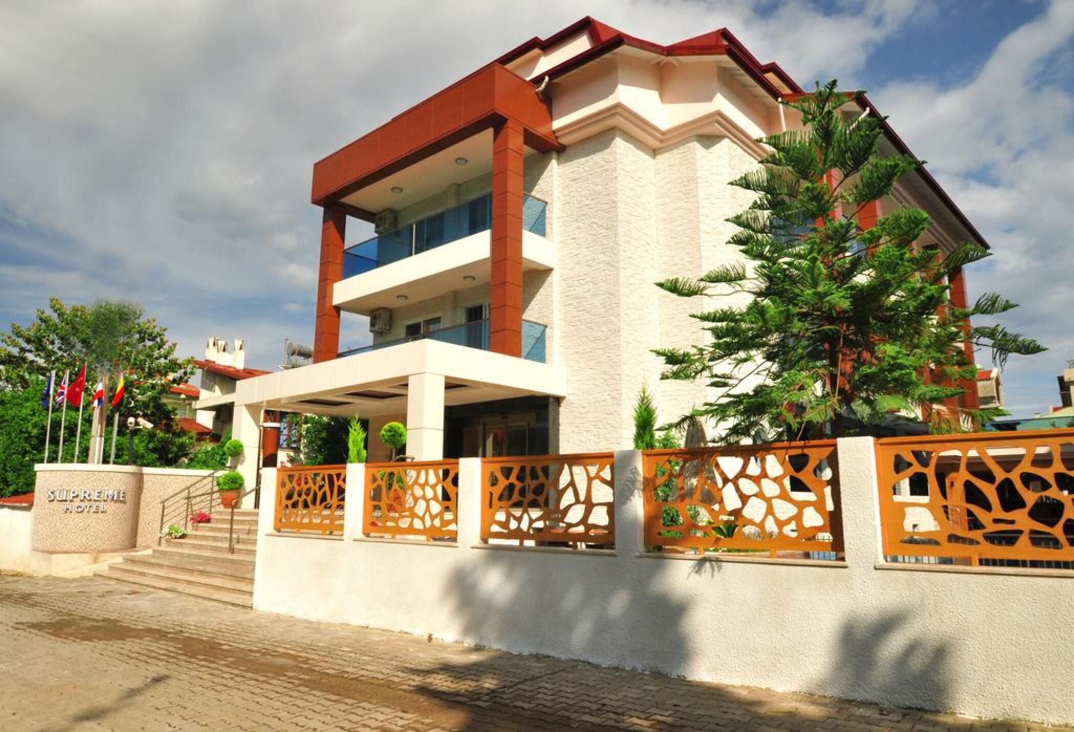 Supreme Boutique Hotel - фото