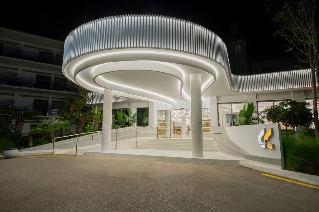 Golden Coast - nuotrauka