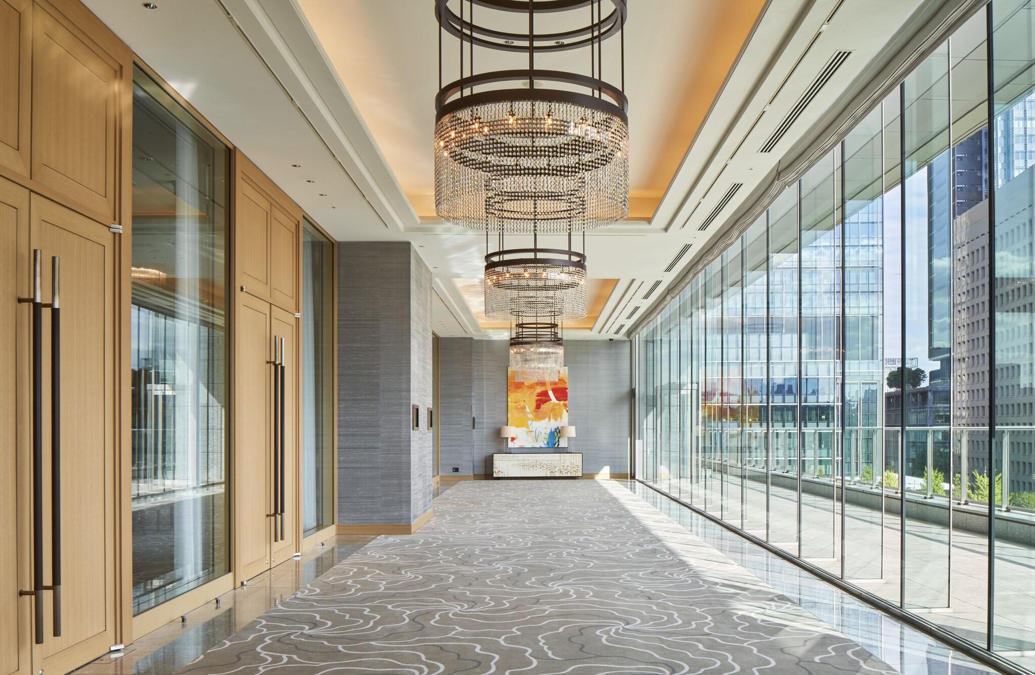 Palace Hotel Tokyo by null