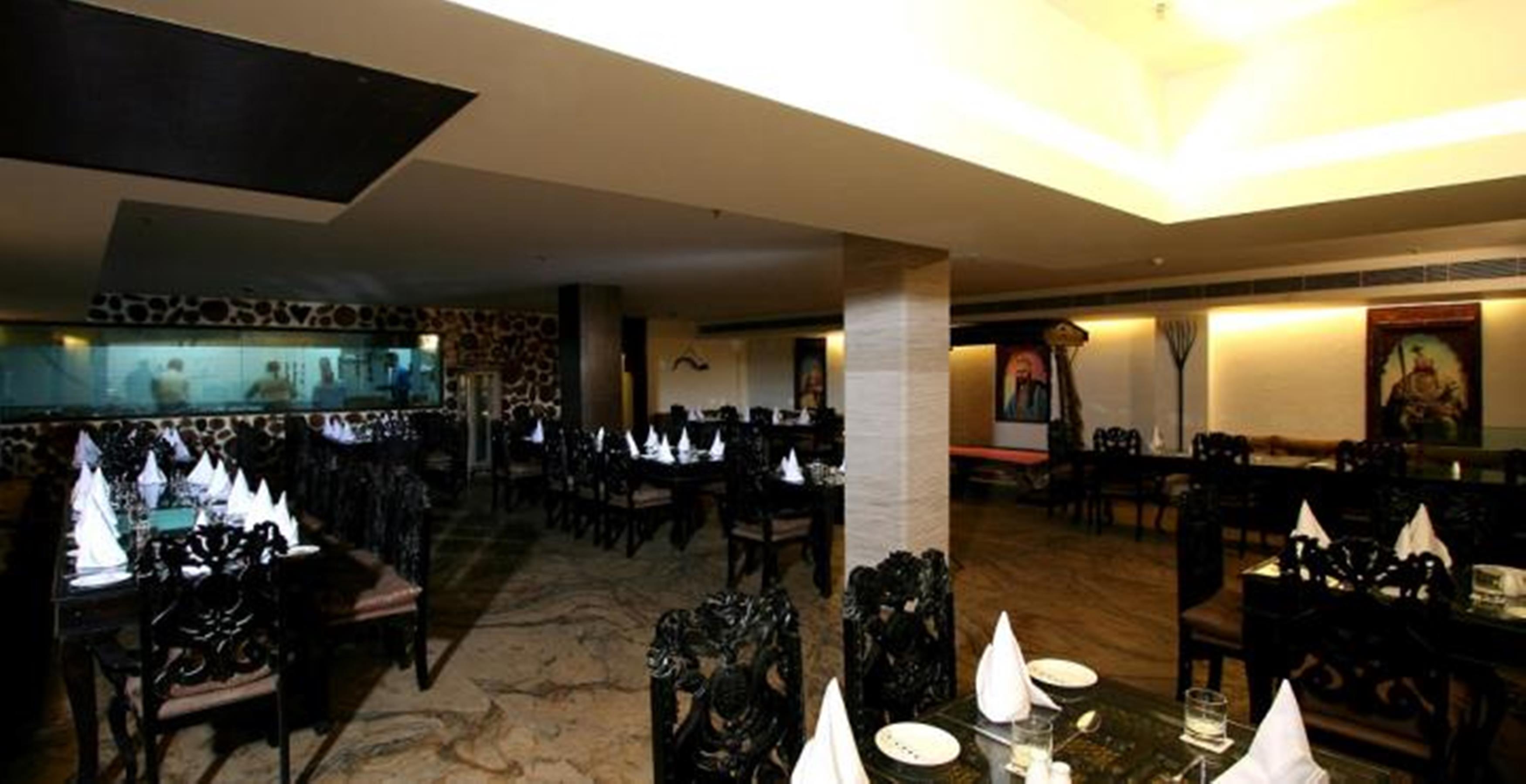 Taurus Sarovar Portico