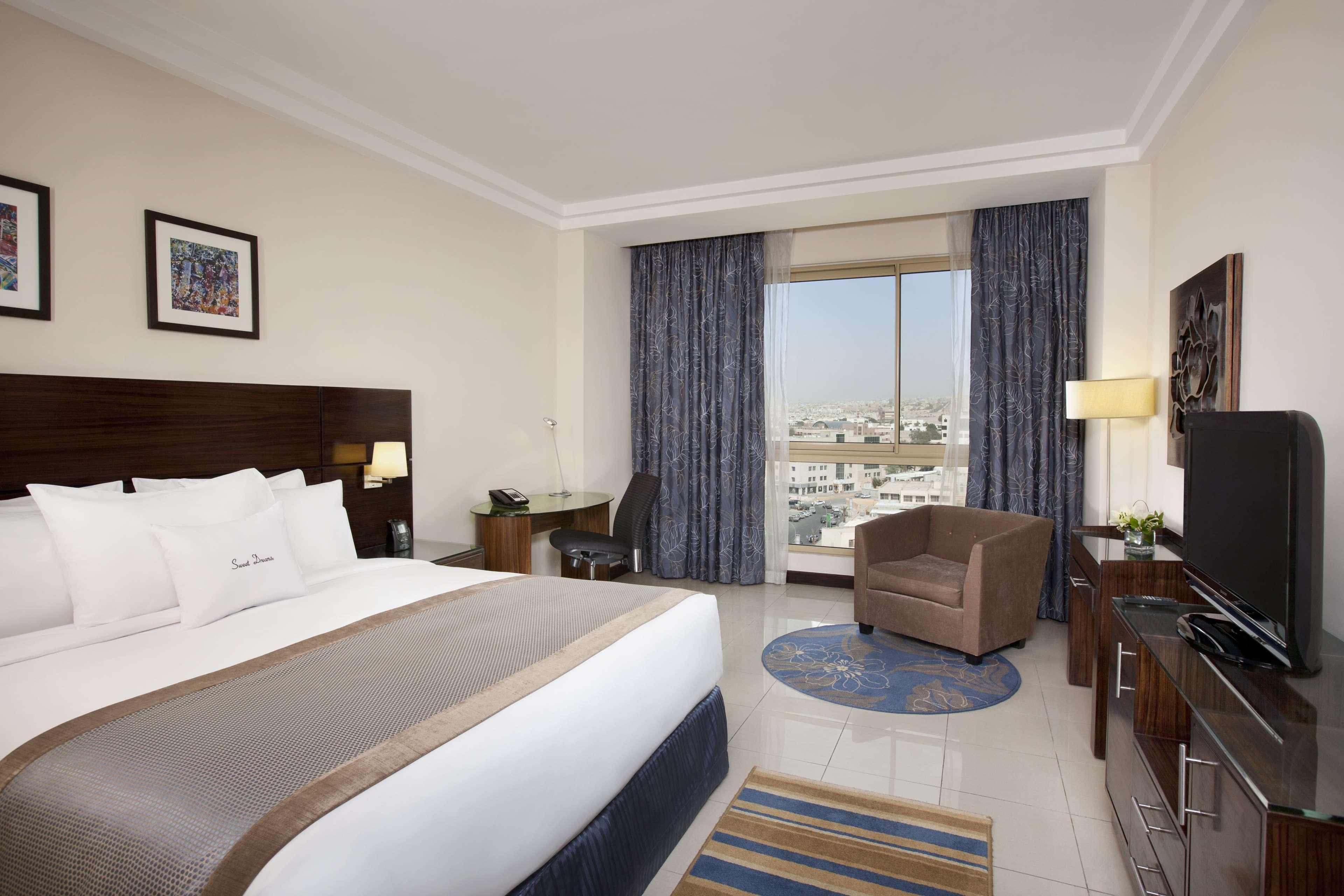 DoubleTree by Hilton Hotel Aqaba Room Type - 1 KING BED DELUXE ROOM