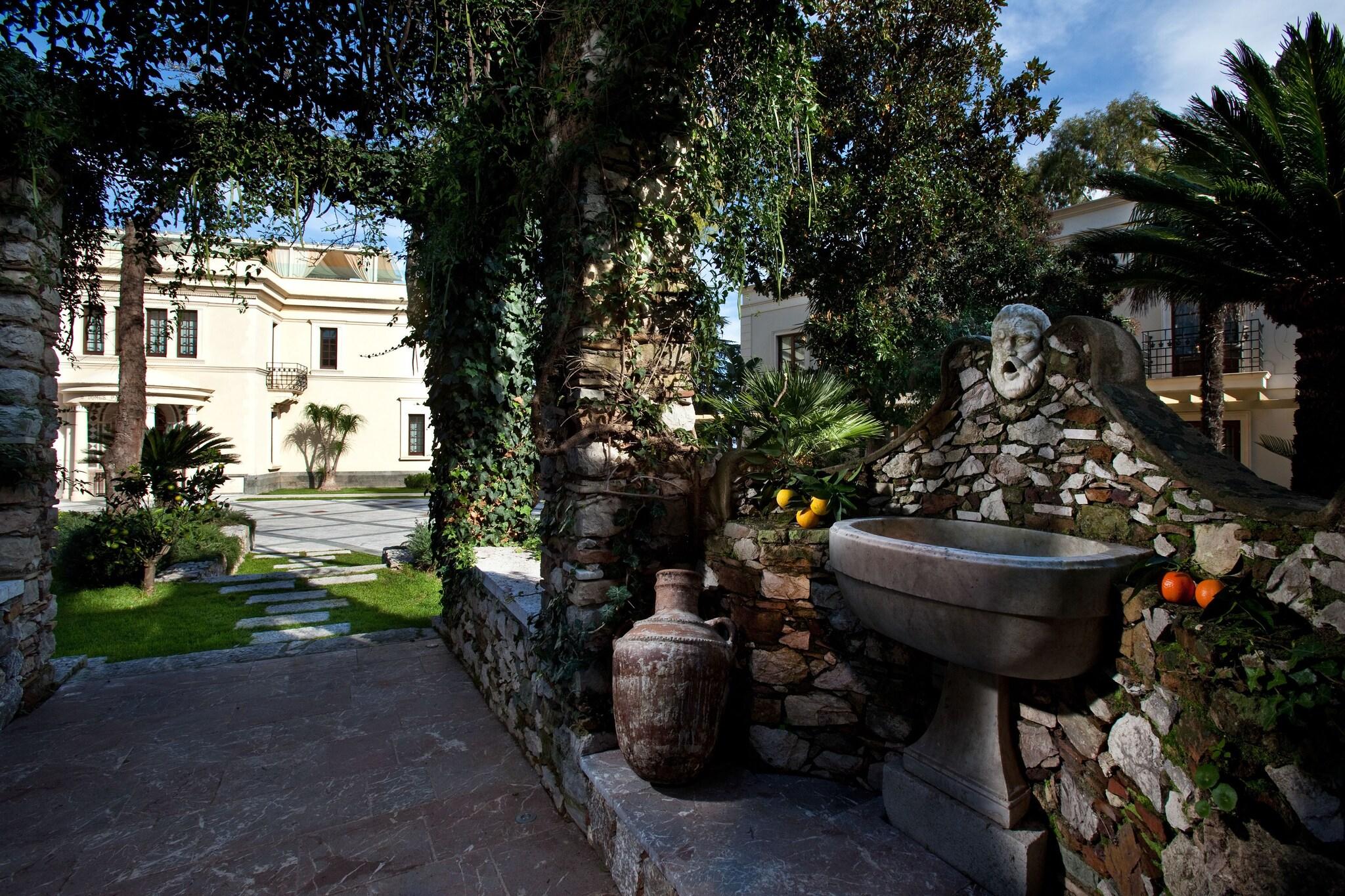 The Ashbee Hotel by null