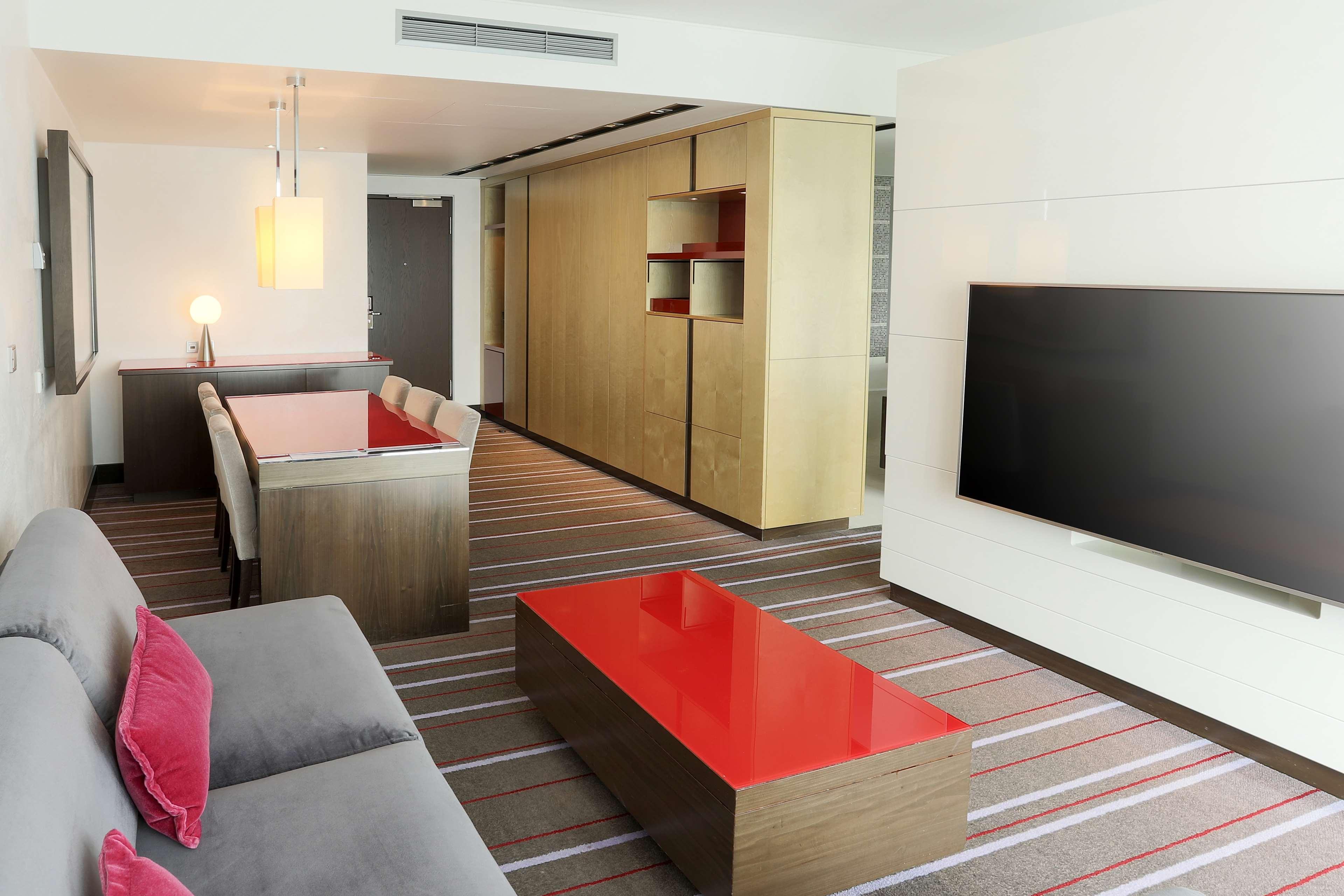 Radisson Blu Media Harbour Hotel, Düsseldorf by null