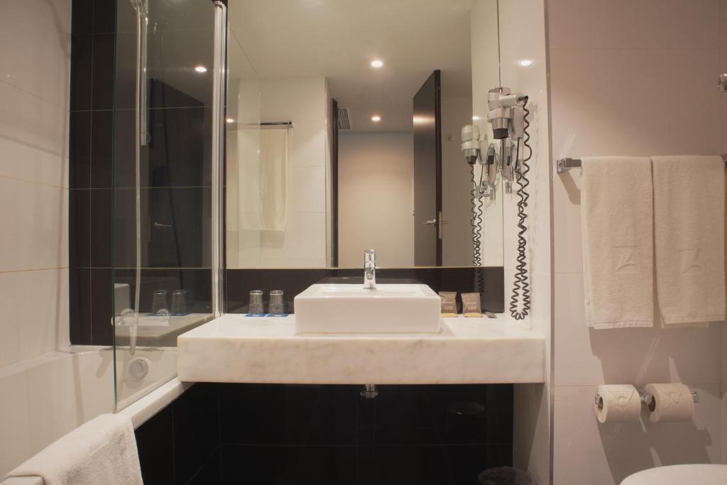 Double or twin room, 3 guests