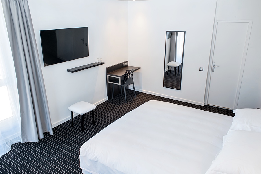 64 Nice Hotel - фото