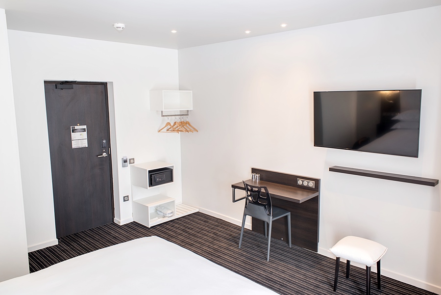 64 Nice Hotel - фото