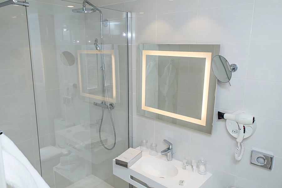 64 Nice Hotel - фото