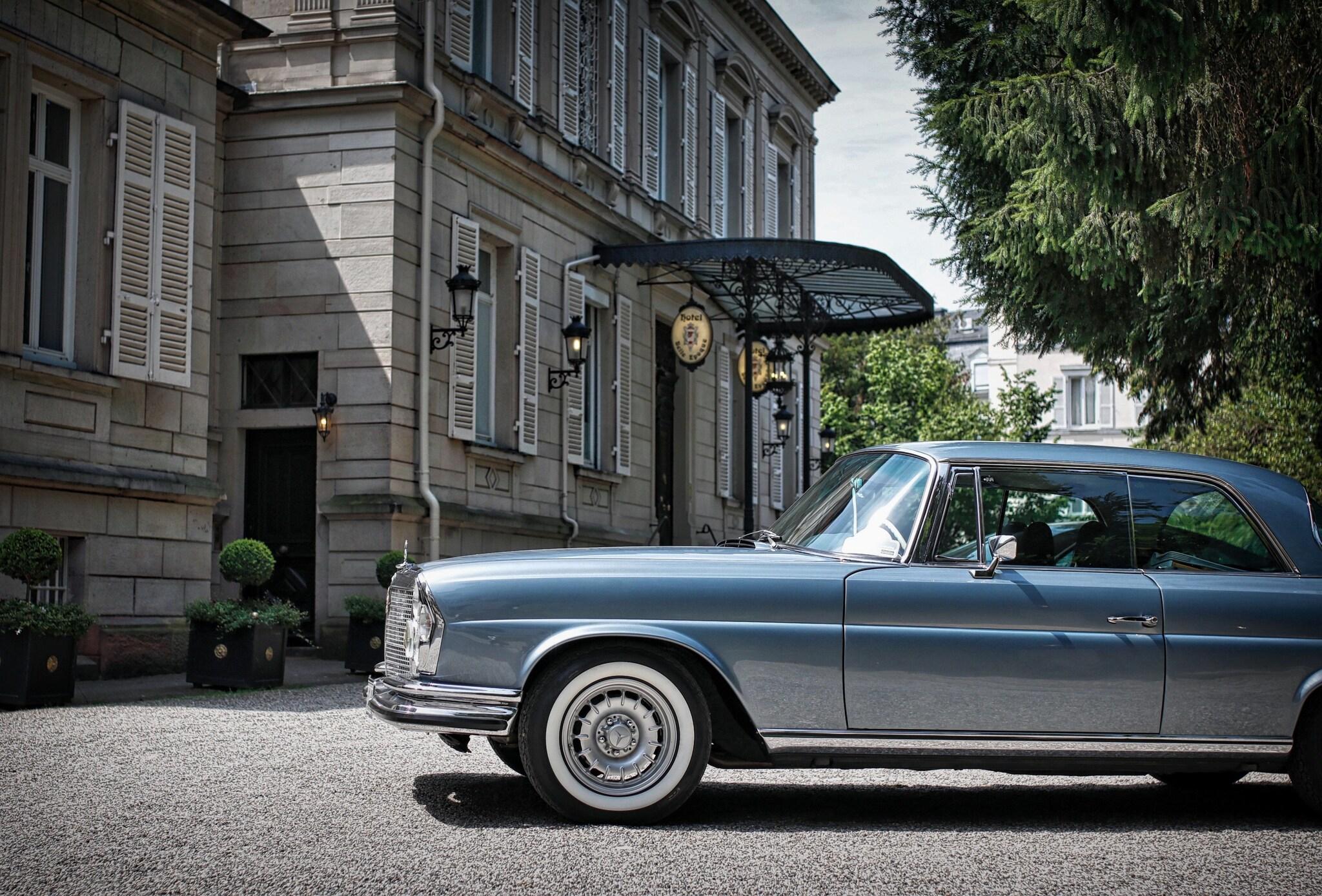 Hotel "Belle Epoque" by null