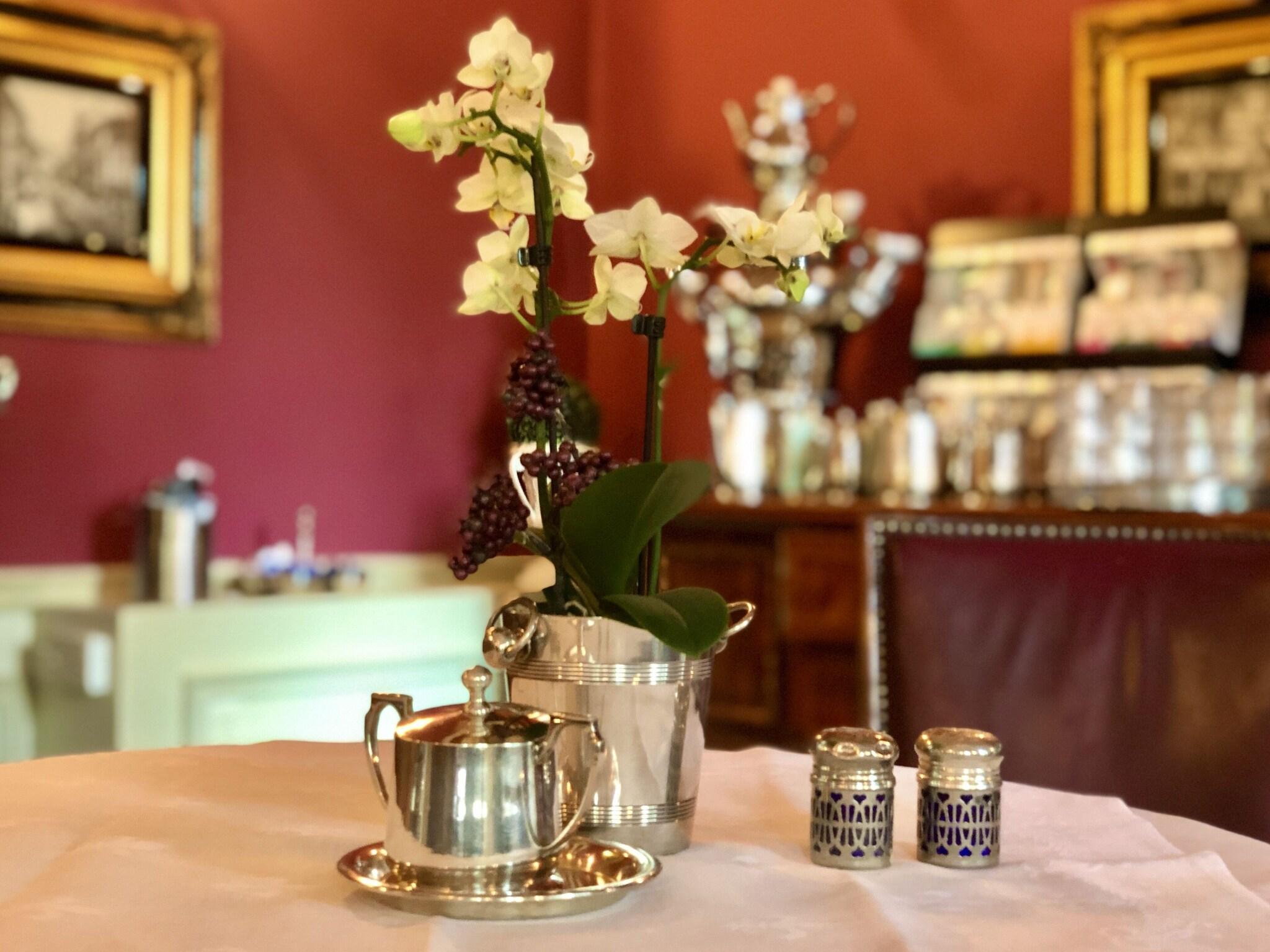 Hotel "Belle Epoque" by null