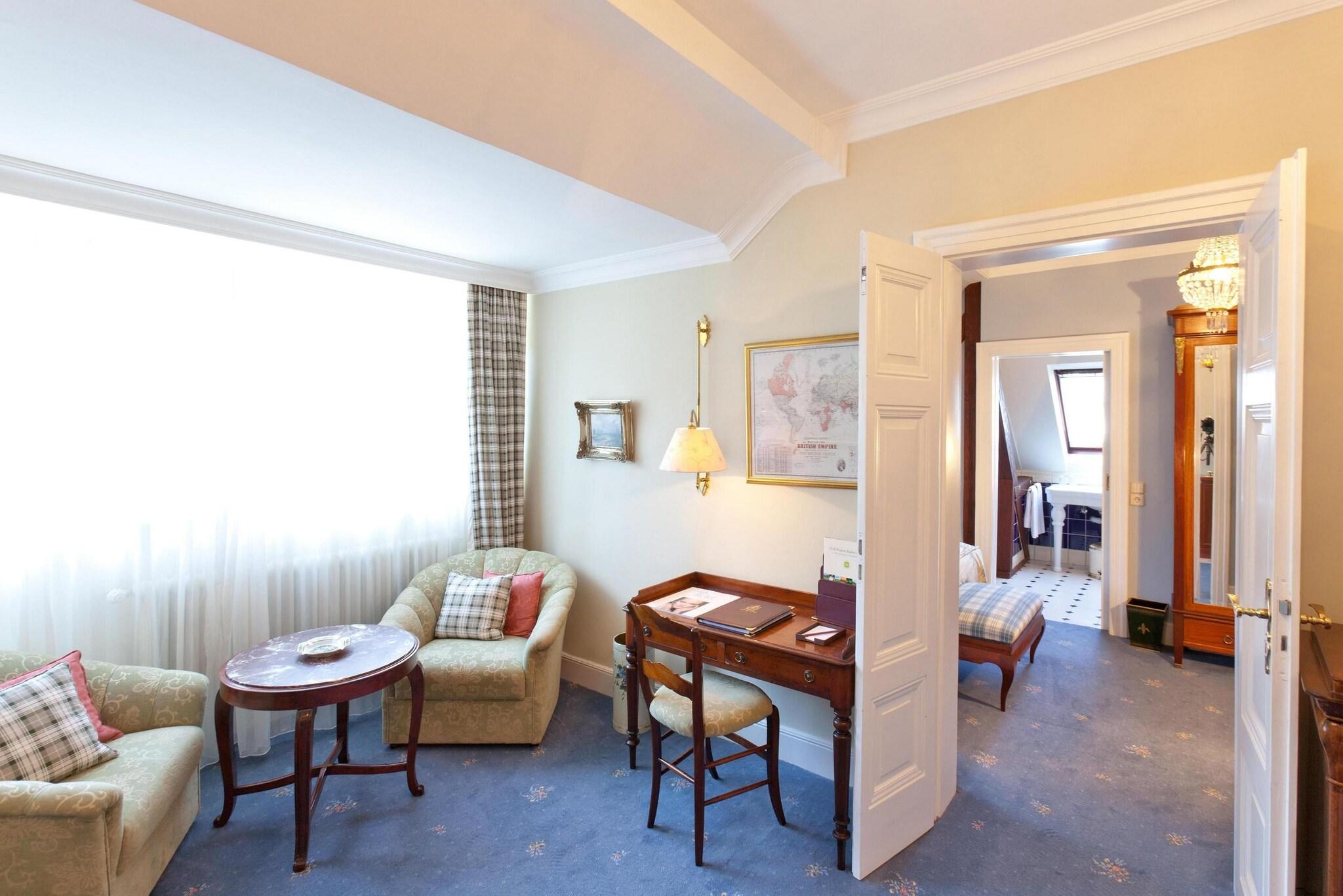 Hotel "Belle Epoque" by null