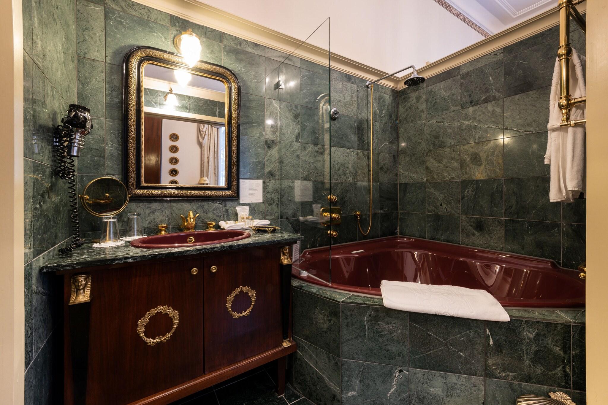 Hotel "Belle Epoque" by null