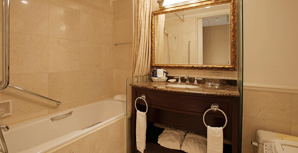 Hotel New Grand by null