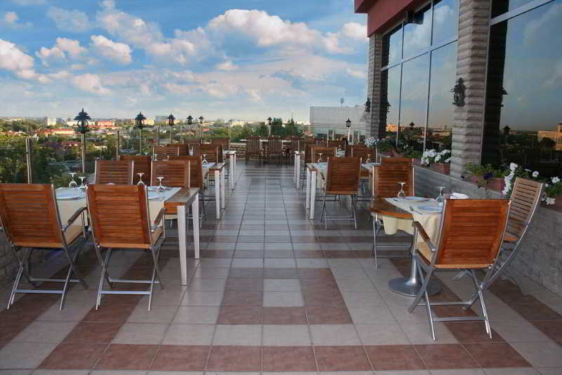 Grand Mir Hotel