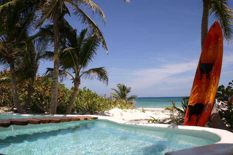 Zulum Beach Club & Cabañas