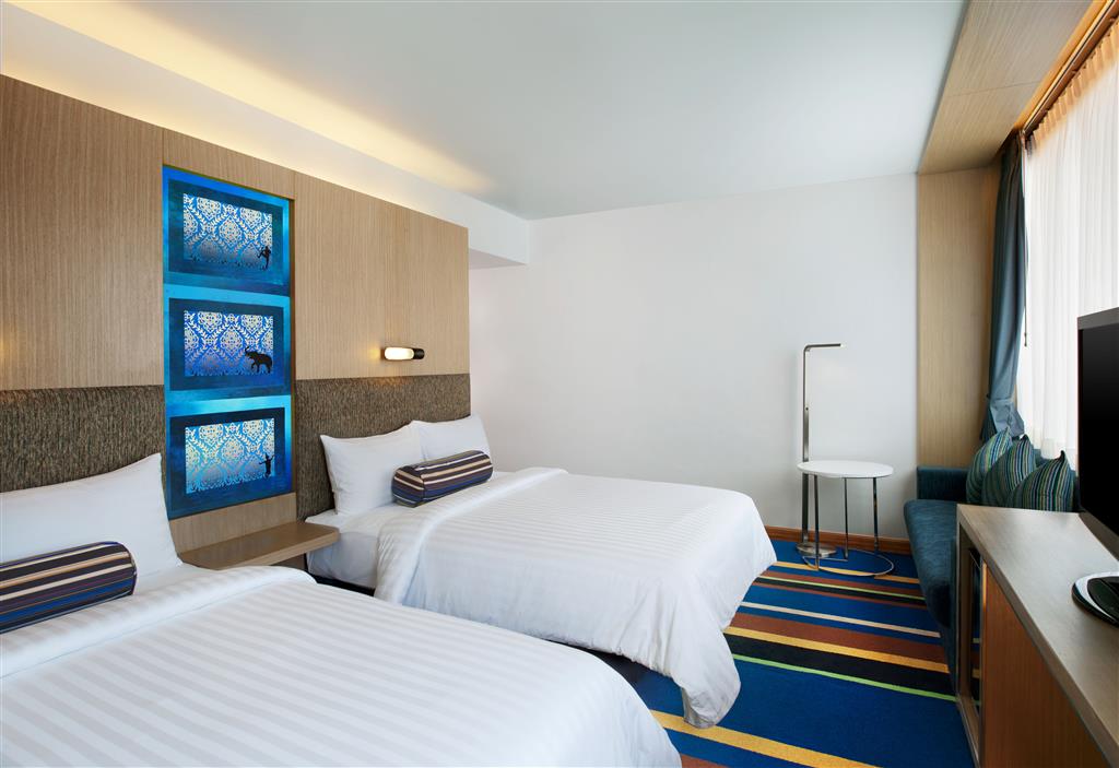 Aloft Bangkok Sukhumvit 11 by null