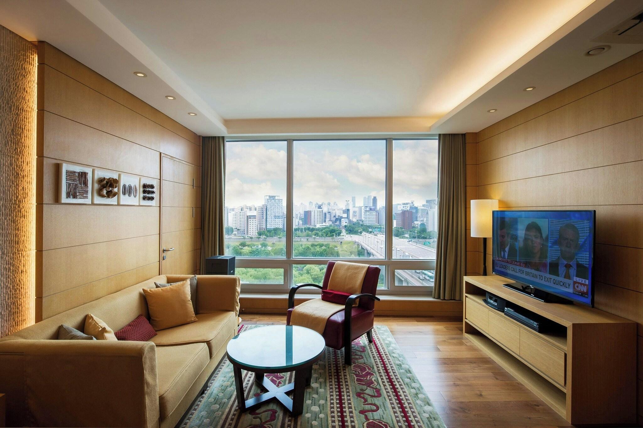 Yeouido Park Centre, Marriott Executive Apartments