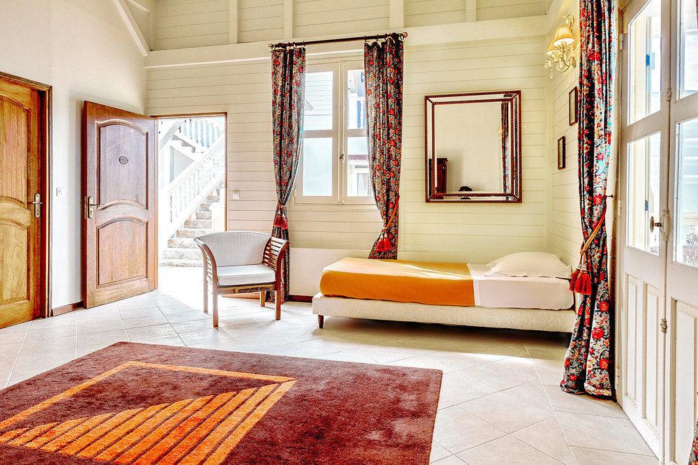 Le Domaine St-Aubin Aparthotel by null