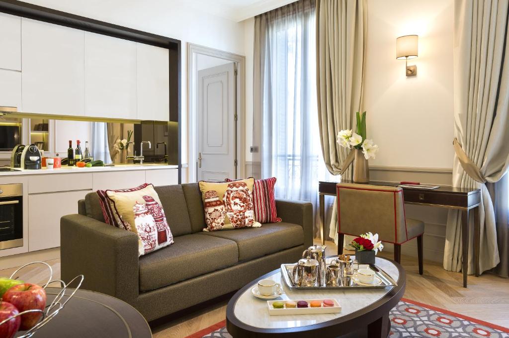 Galleria immagine di La Clef Tour Eiffel Paris By The Crest Collection