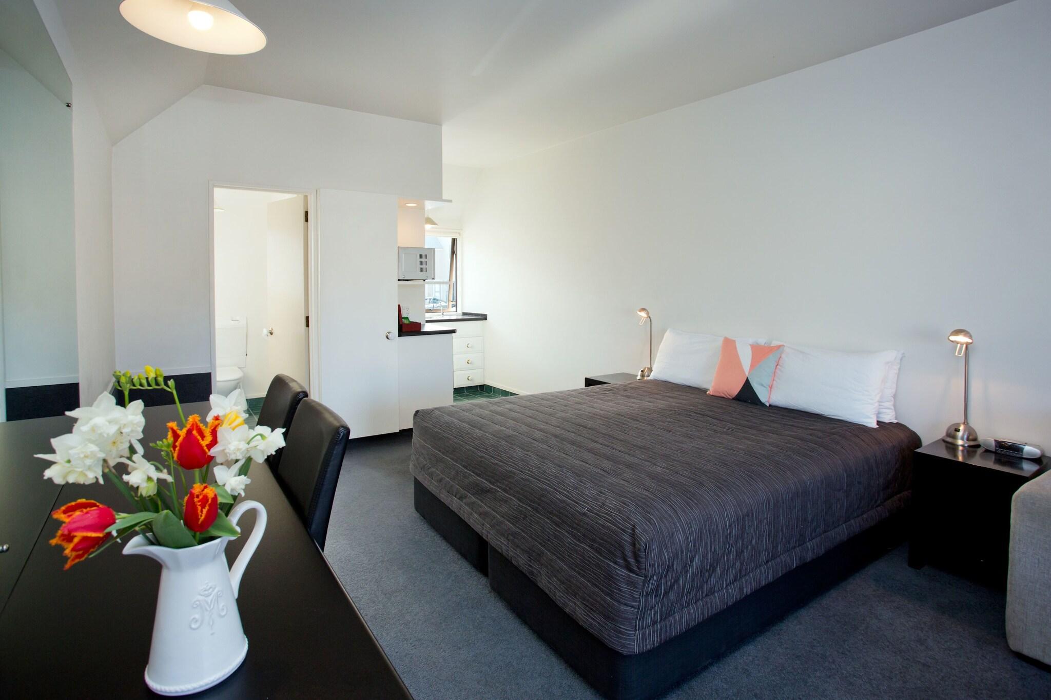 Cable Court Motel by null