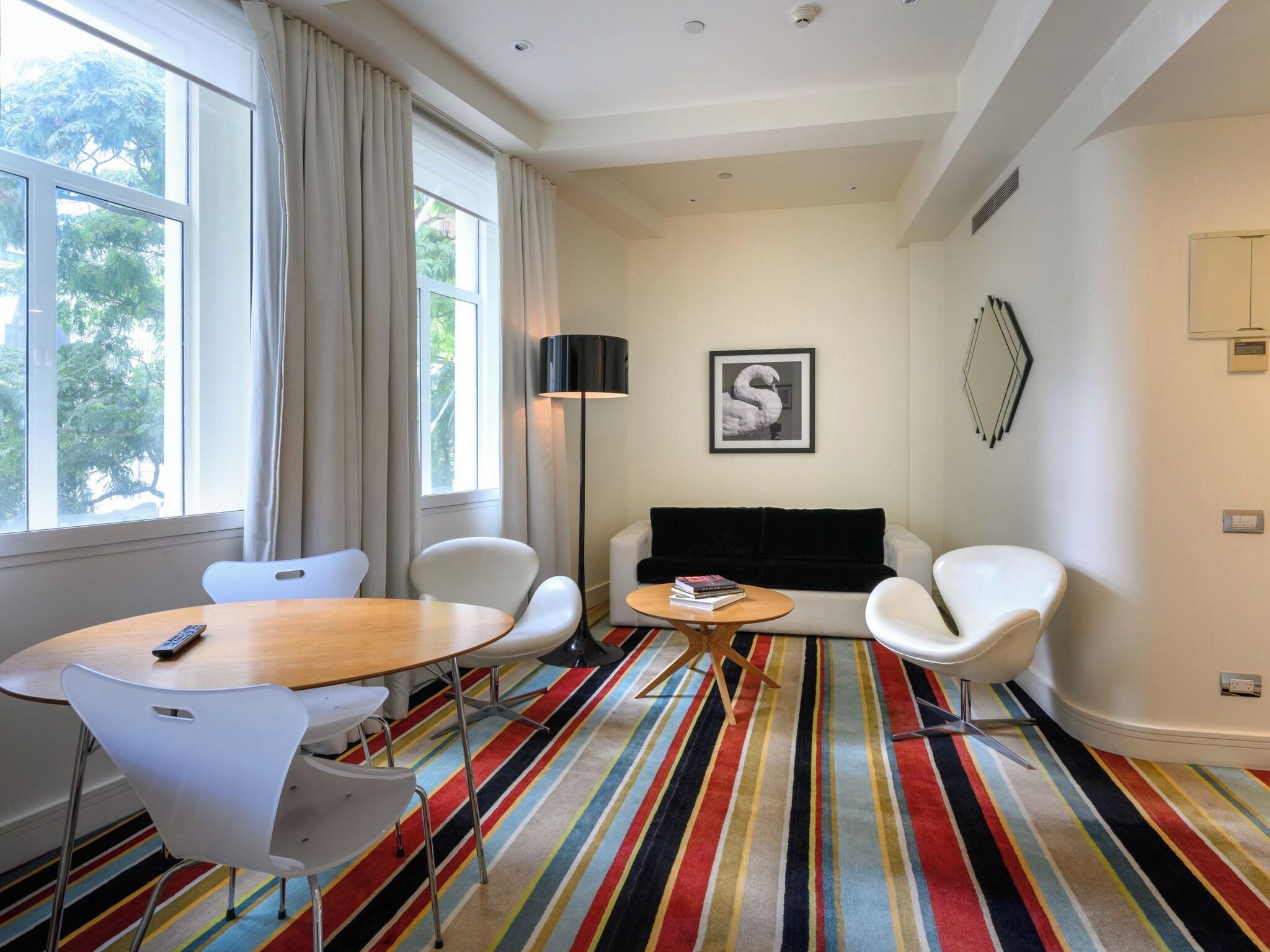 Hotel DeBrett by null