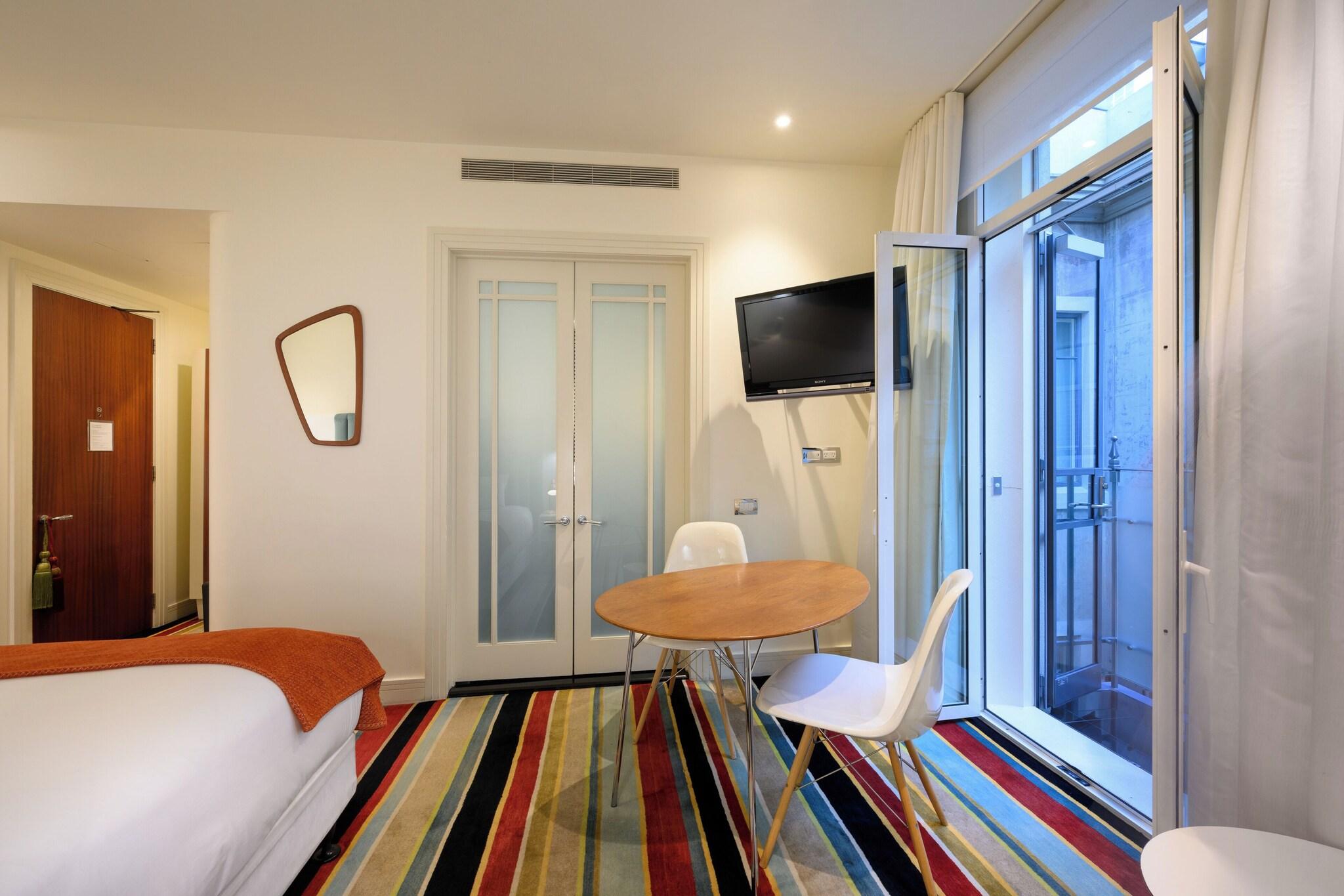 Hotel DeBrett by null